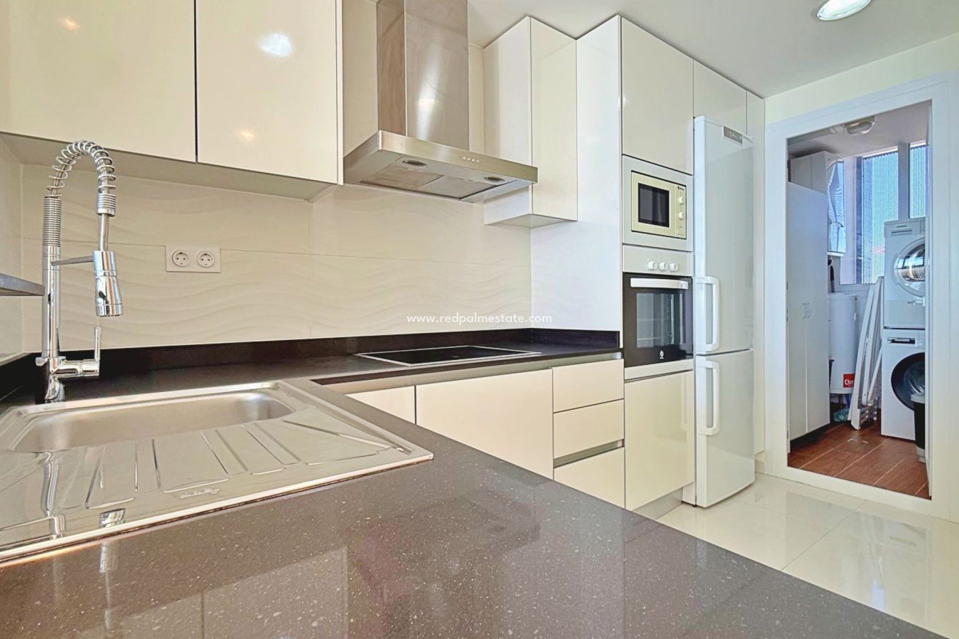 Resale - Apartments -
Torrevieja - Punta prima