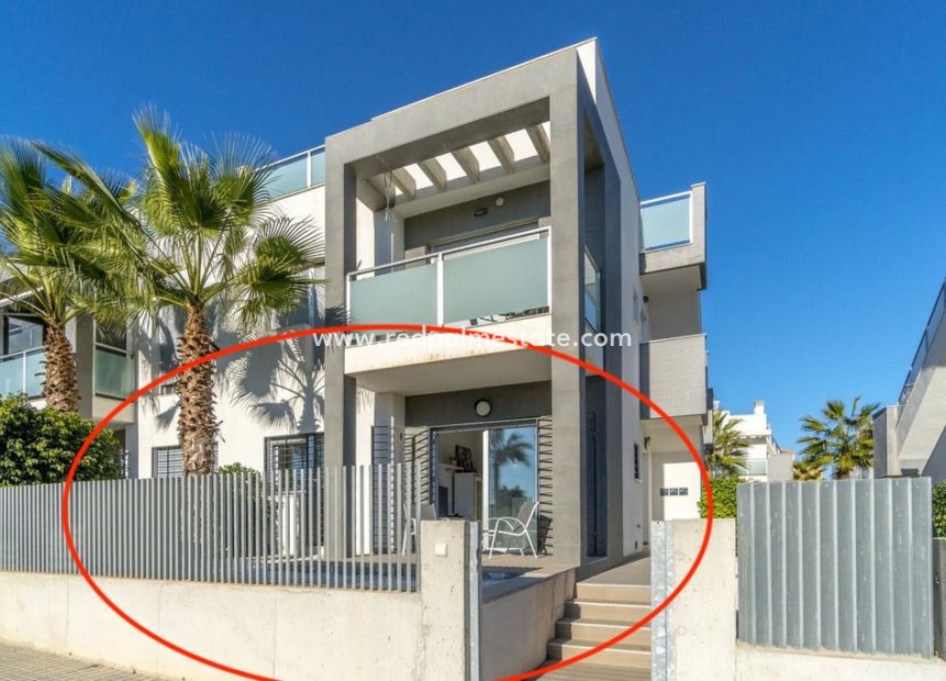 Resale - Apartments -
Torrevieja - Punta prima