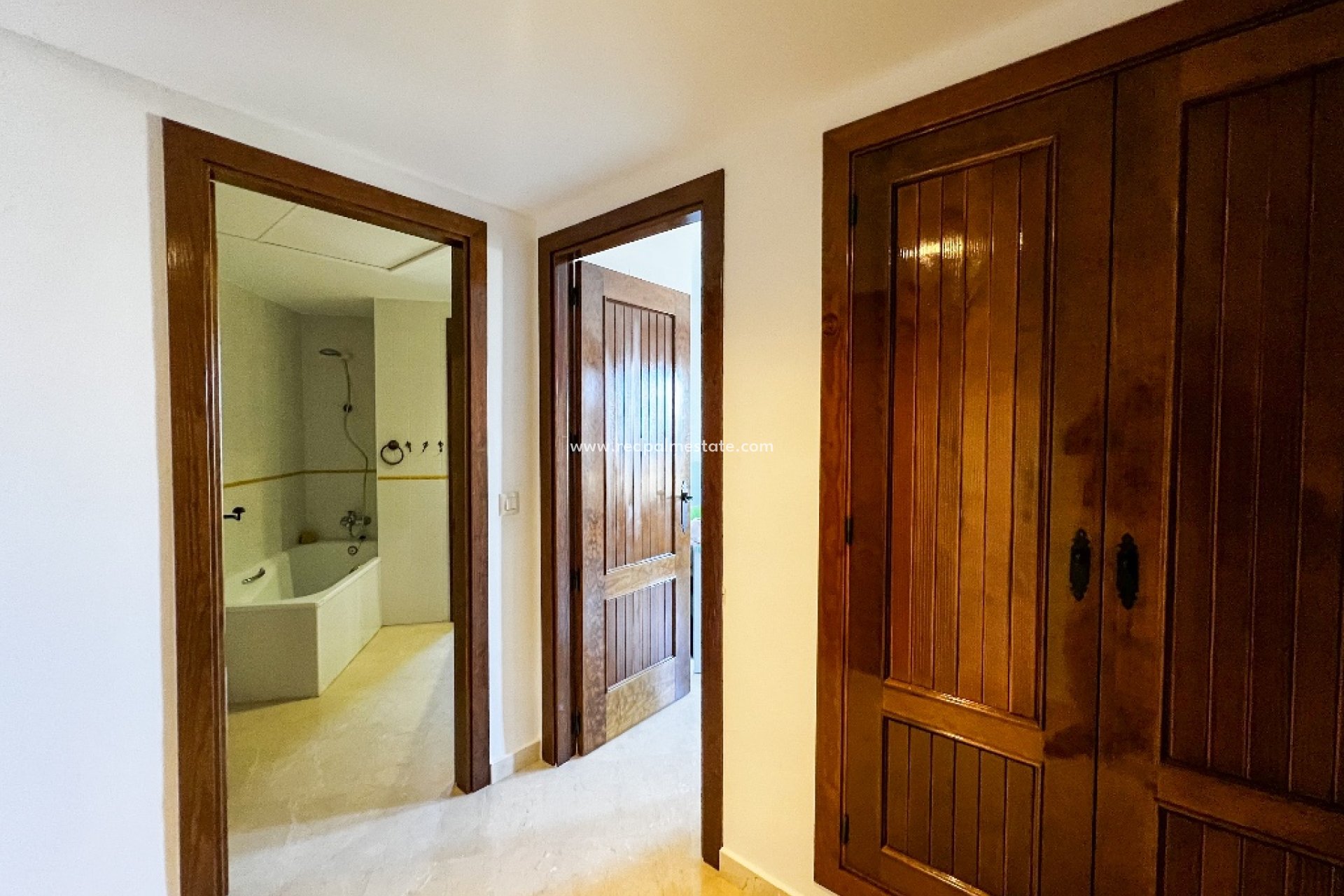 Resale - Apartments -
Torrevieja - Punta prima