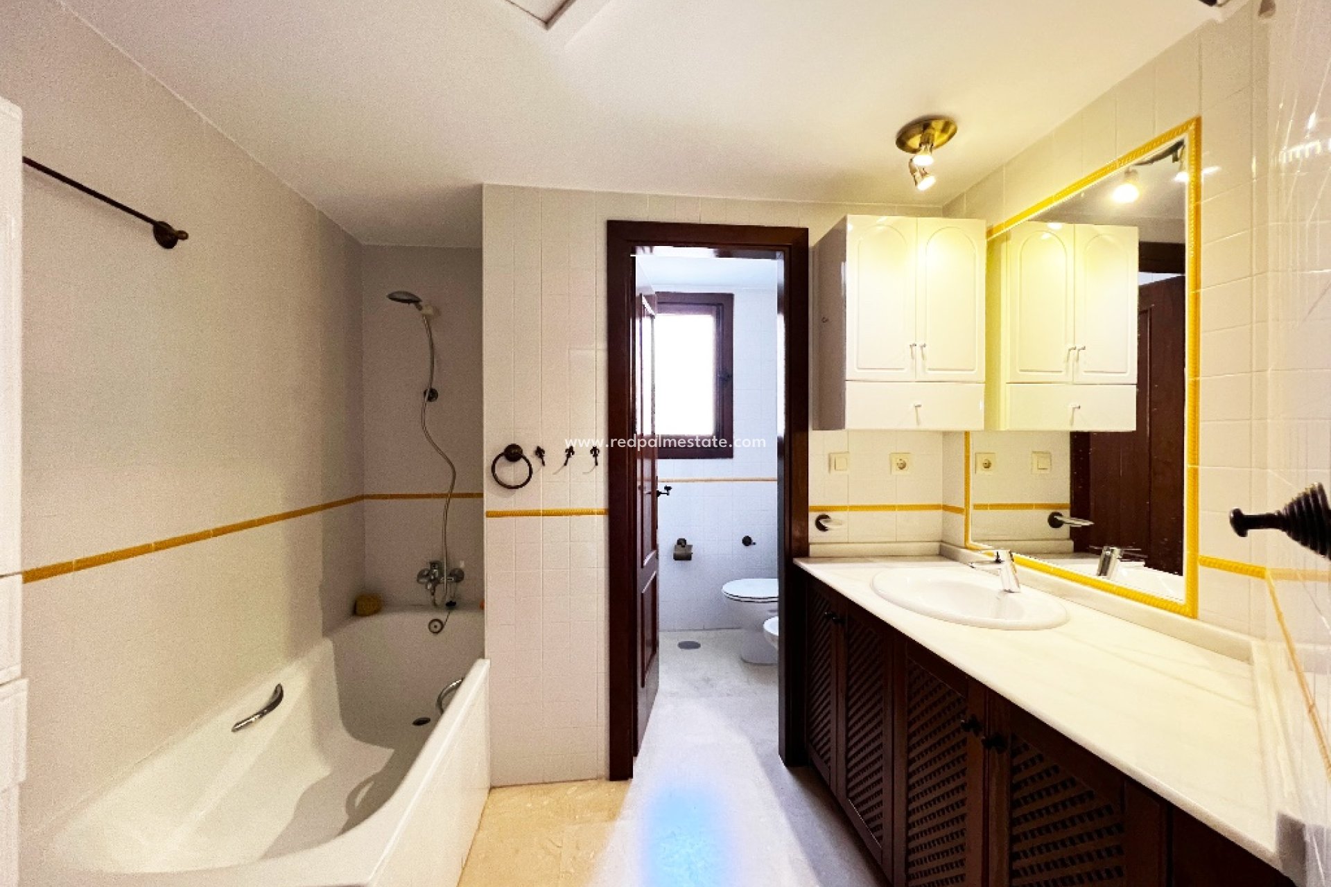 Resale - Apartments -
Torrevieja - Punta prima