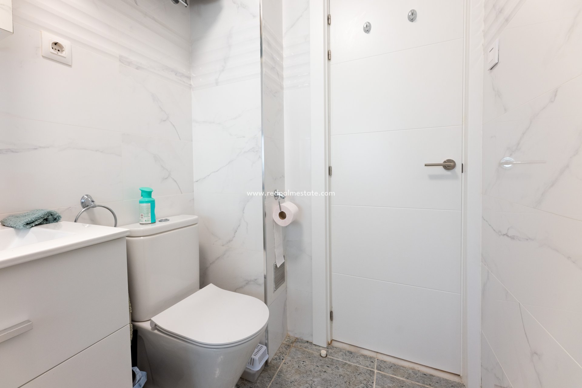 Resale - Apartments -
Torrevieja - Punta prima