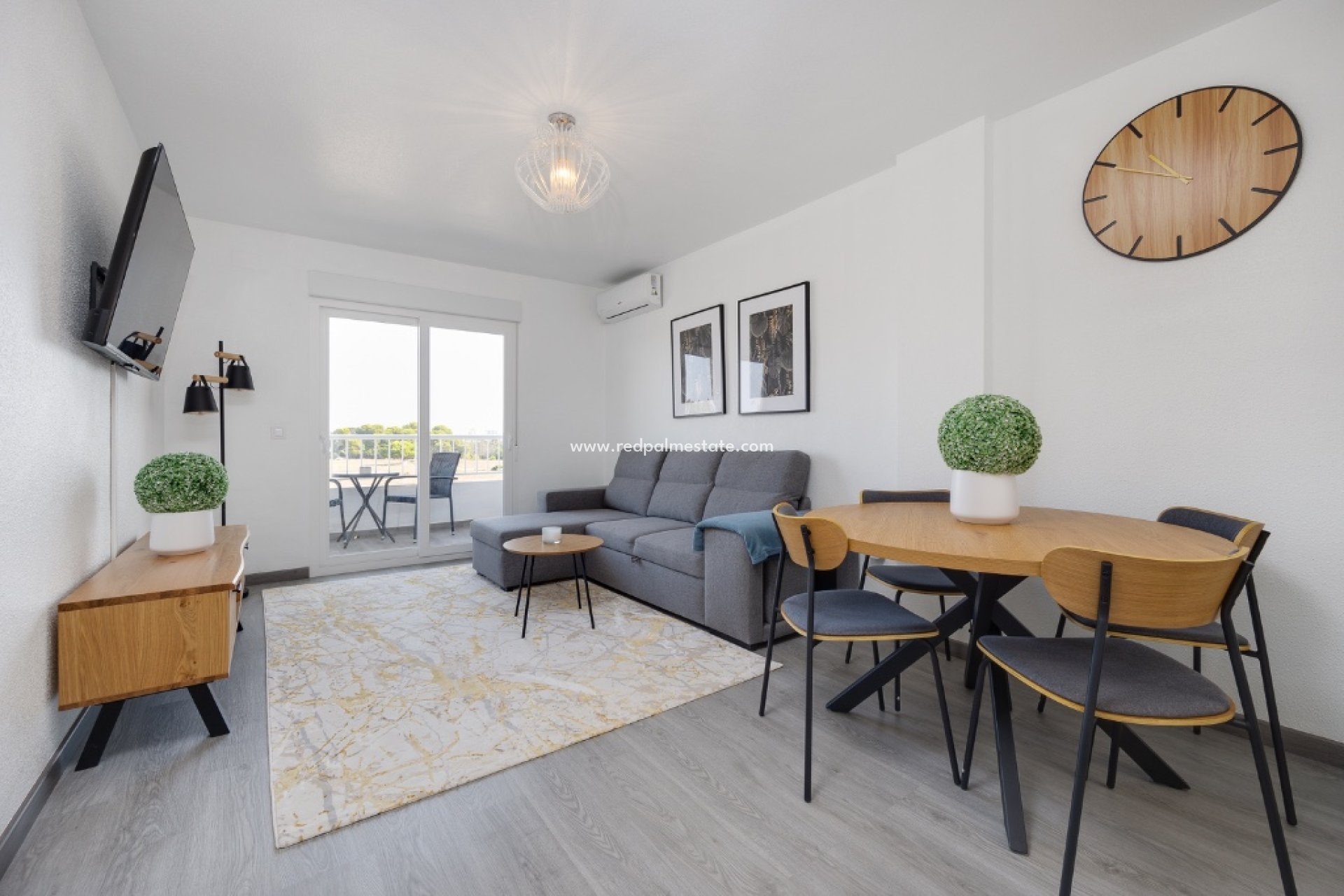 Resale - Apartments -
Torrevieja - Punta prima