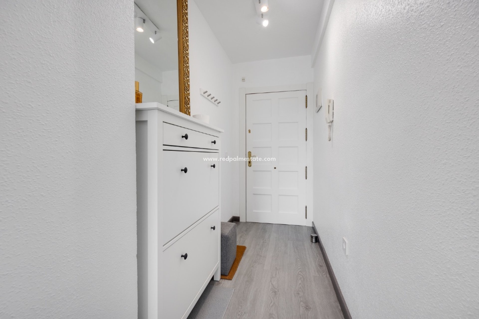 Resale - Apartments -
Torrevieja - Punta prima