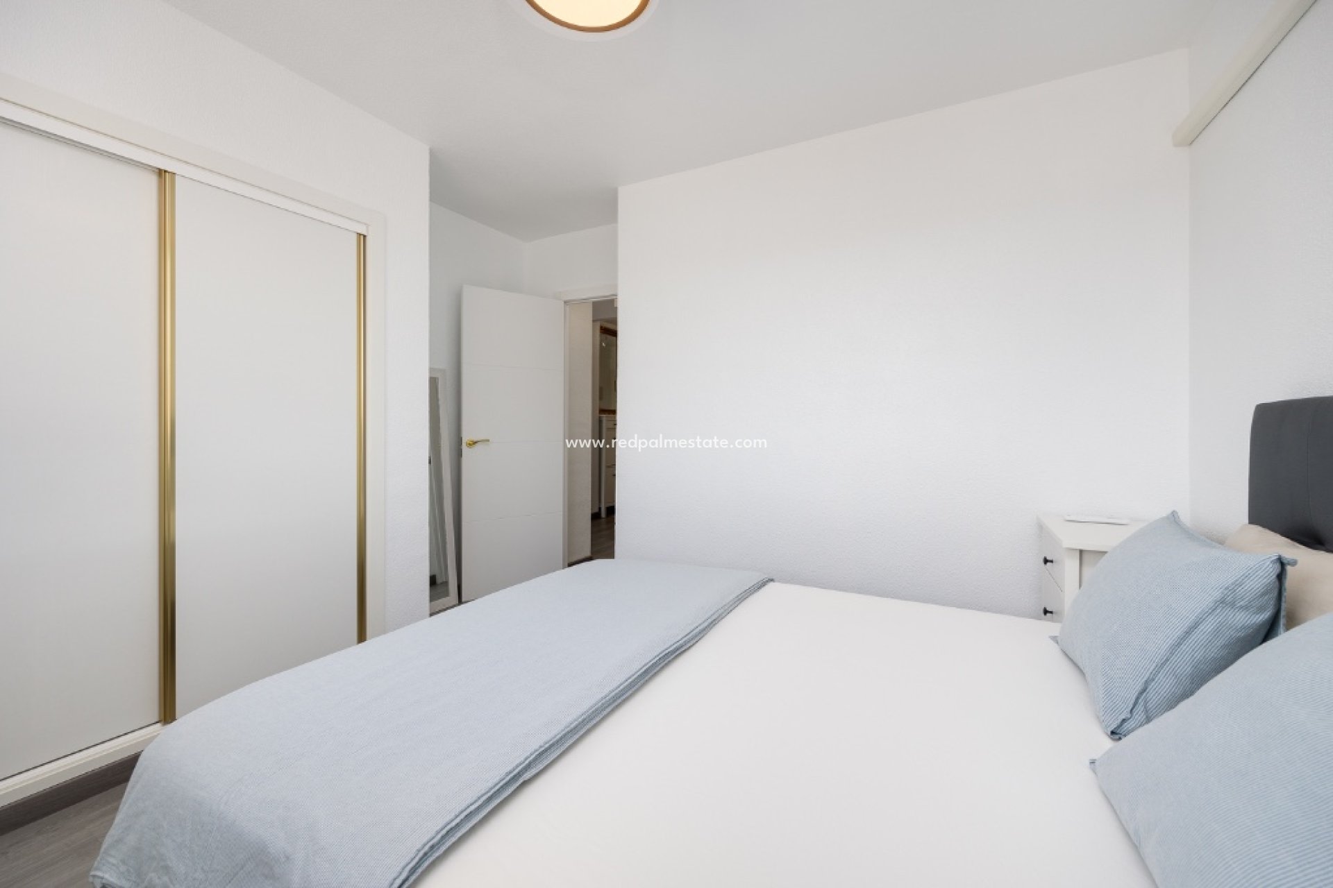 Resale - Apartments -
Torrevieja - Punta prima