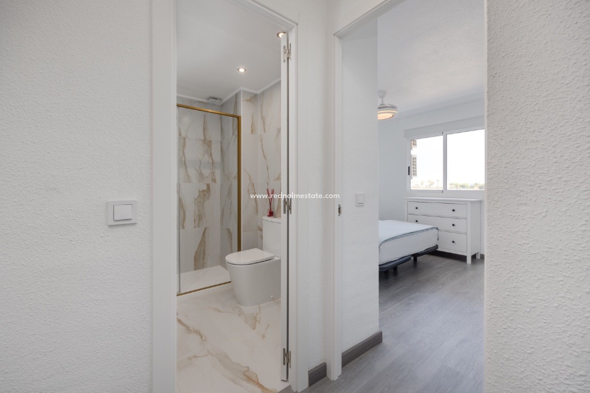 Resale - Apartments -
Torrevieja - Punta prima