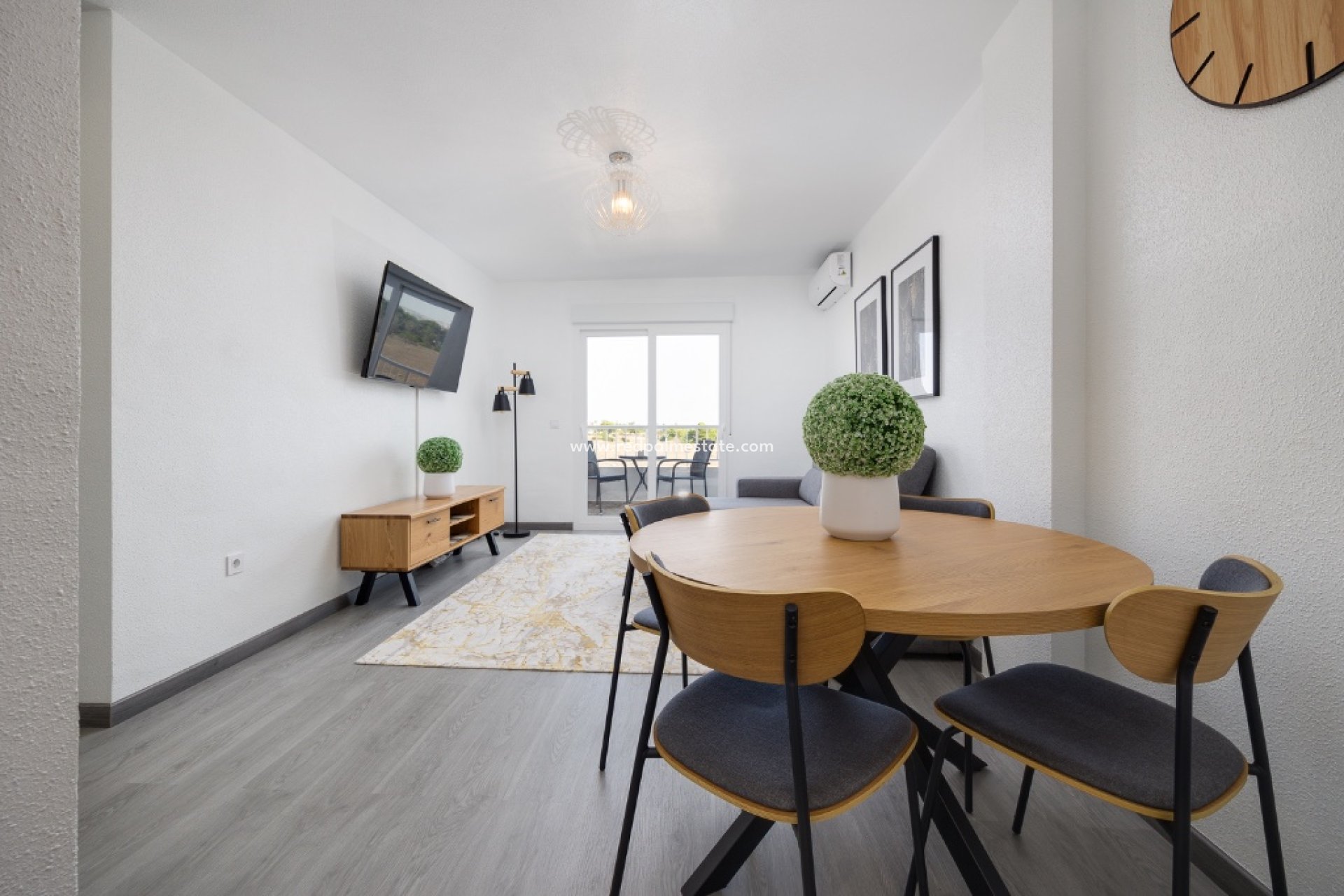 Resale - Apartments -
Torrevieja - Punta prima