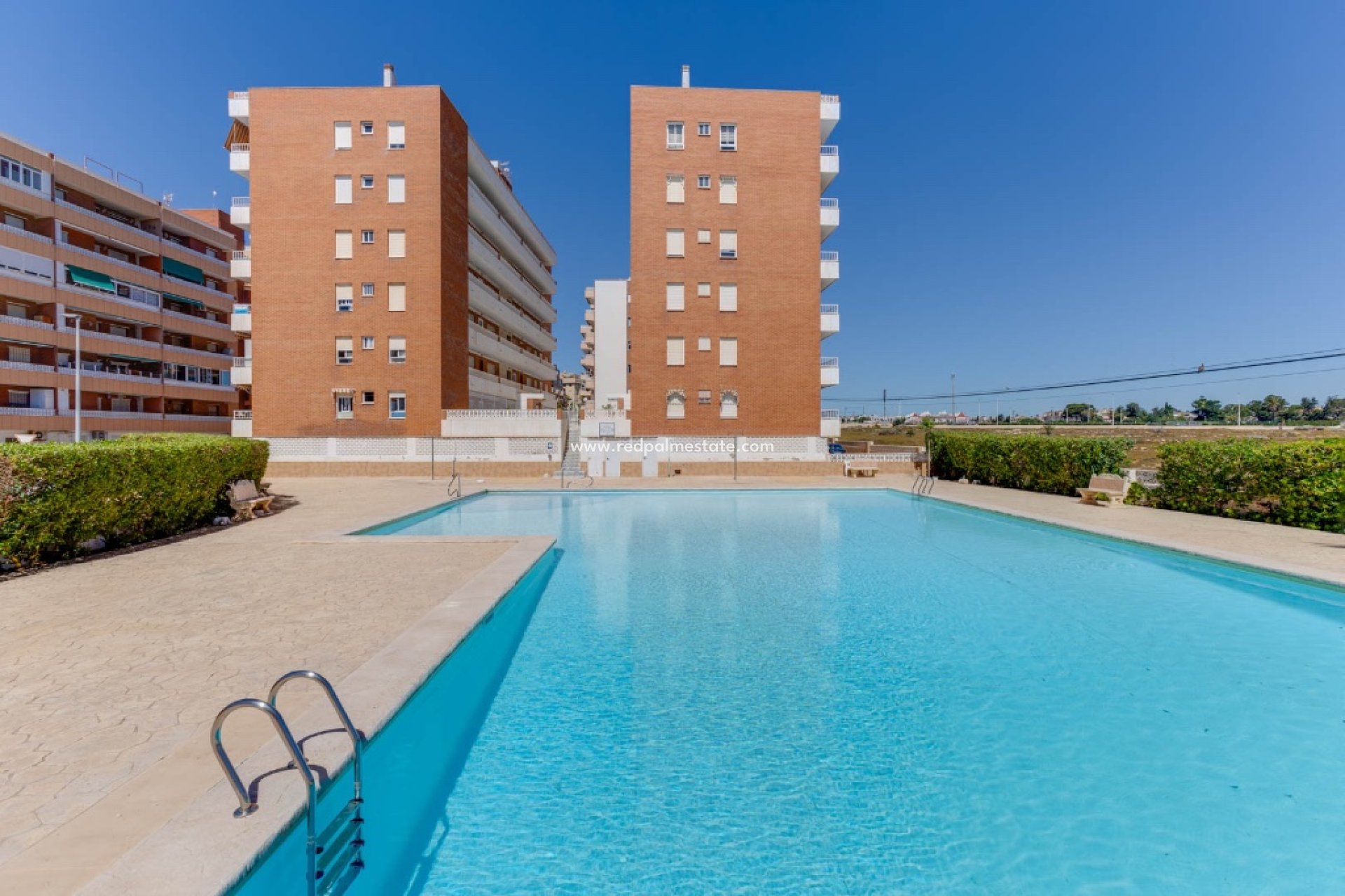 Resale - Apartments -
Torrevieja - Punta prima
