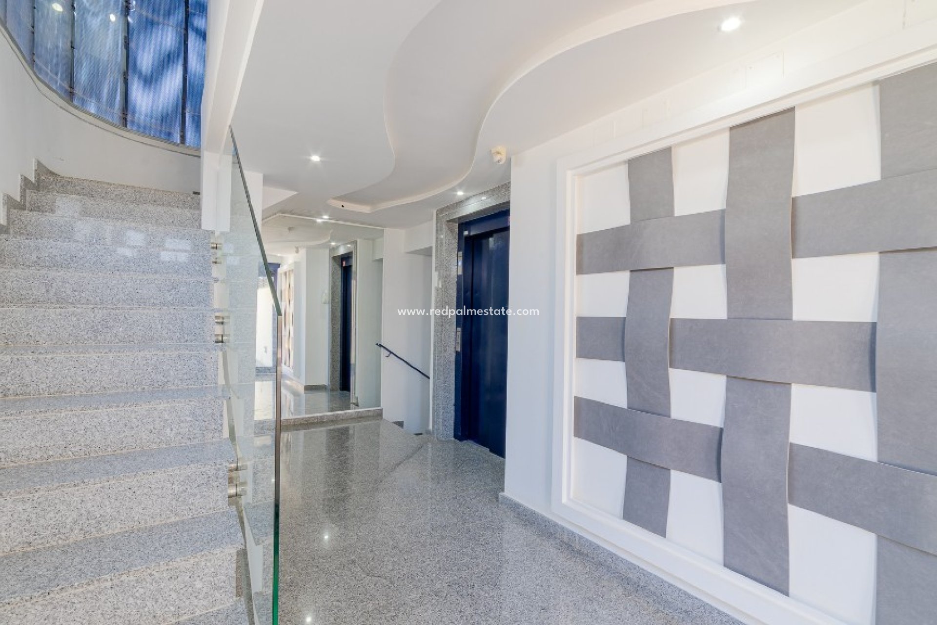 Resale - Apartments -
Torrevieja - Punta prima