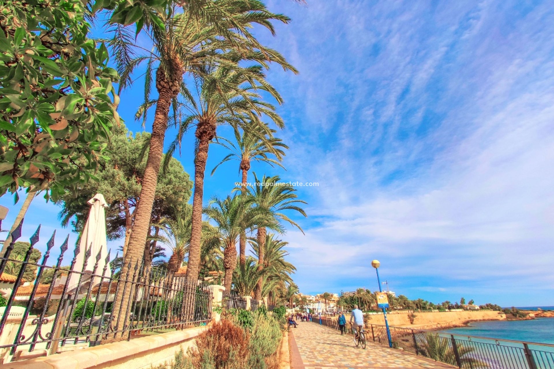 Resale - Apartments -
Torrevieja - Punta prima