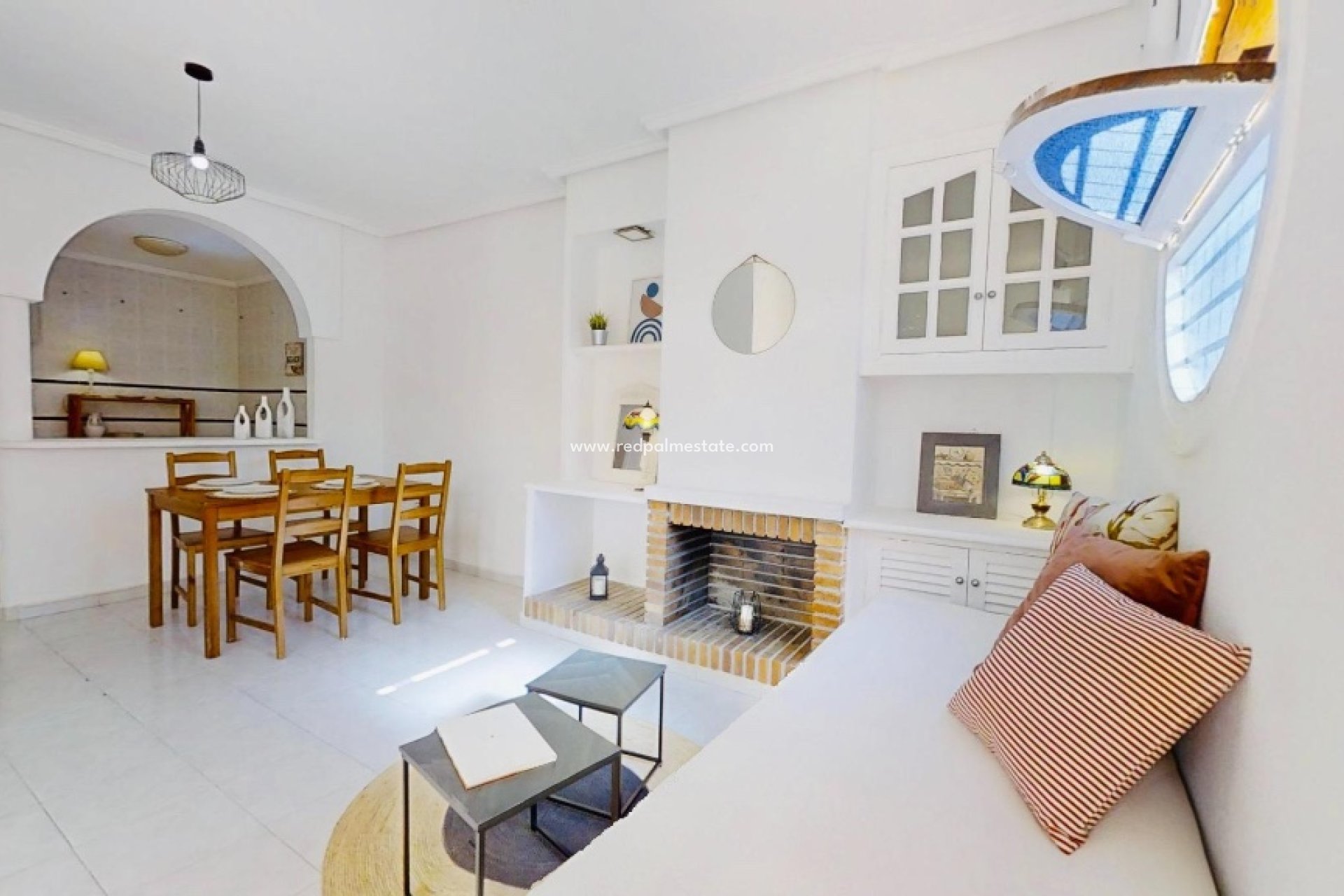 Resale - Apartments -
Torrevieja - Punta prima