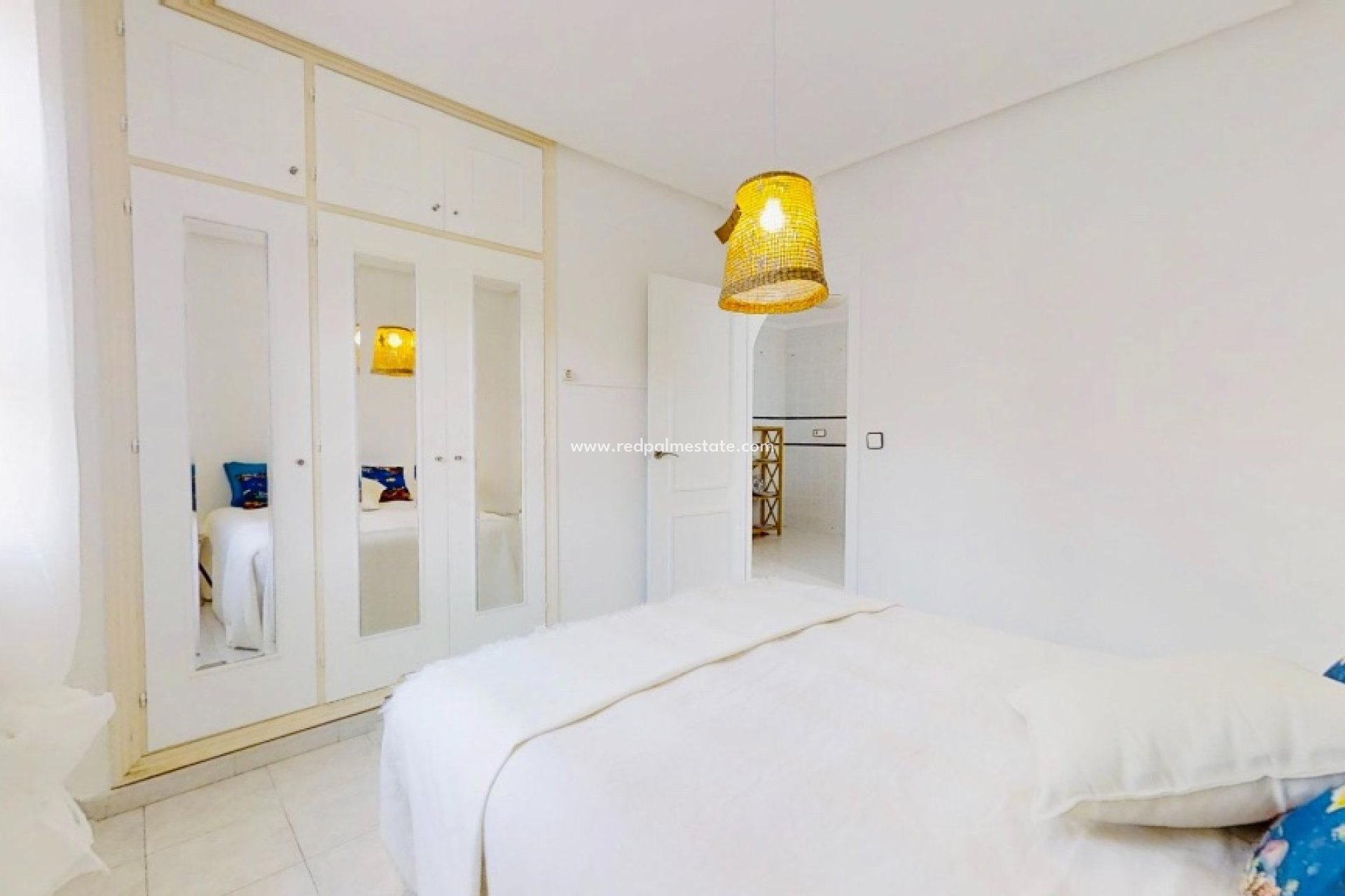 Resale - Apartments -
Torrevieja - Punta prima