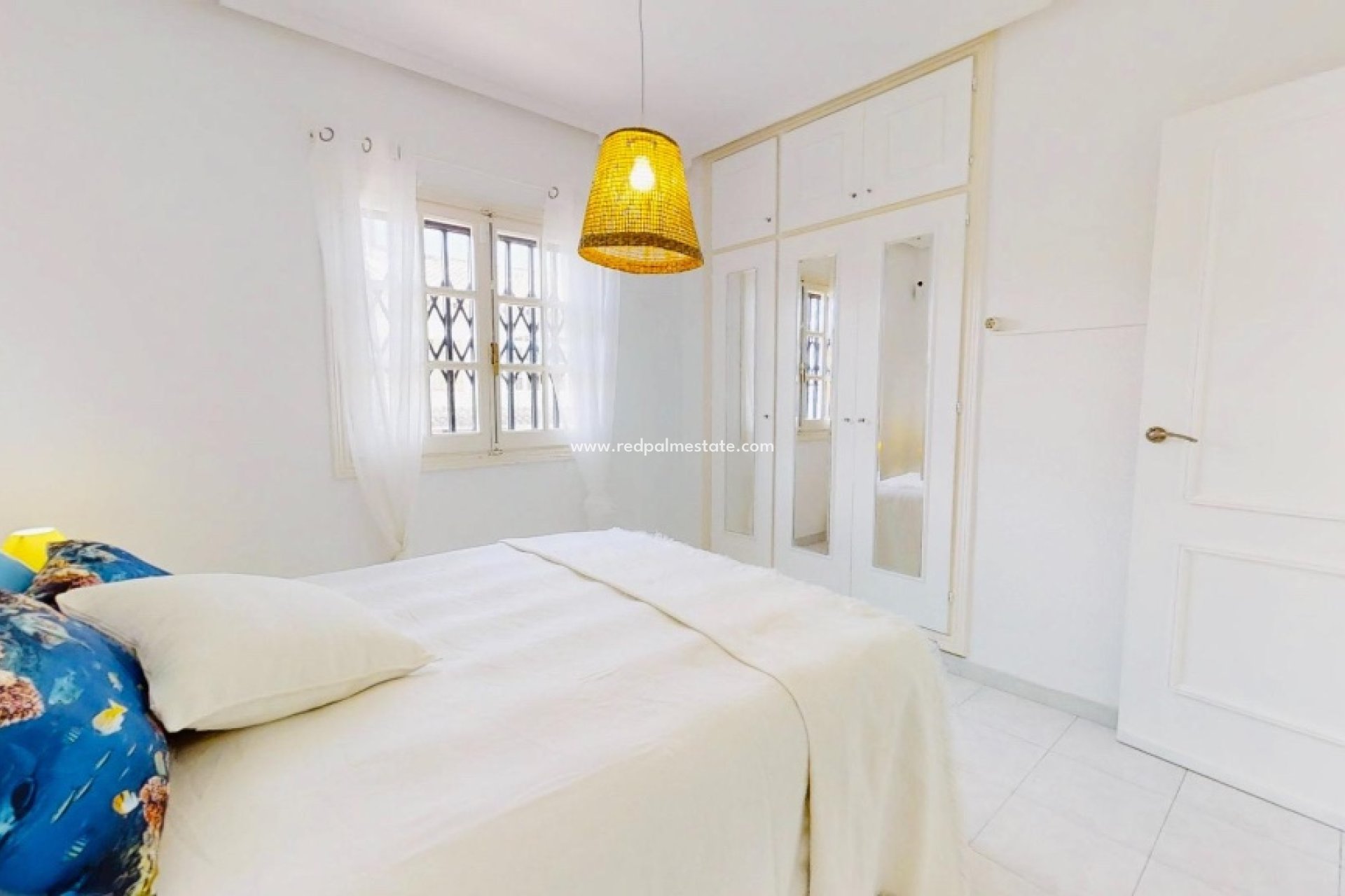 Resale - Apartments -
Torrevieja - Punta prima