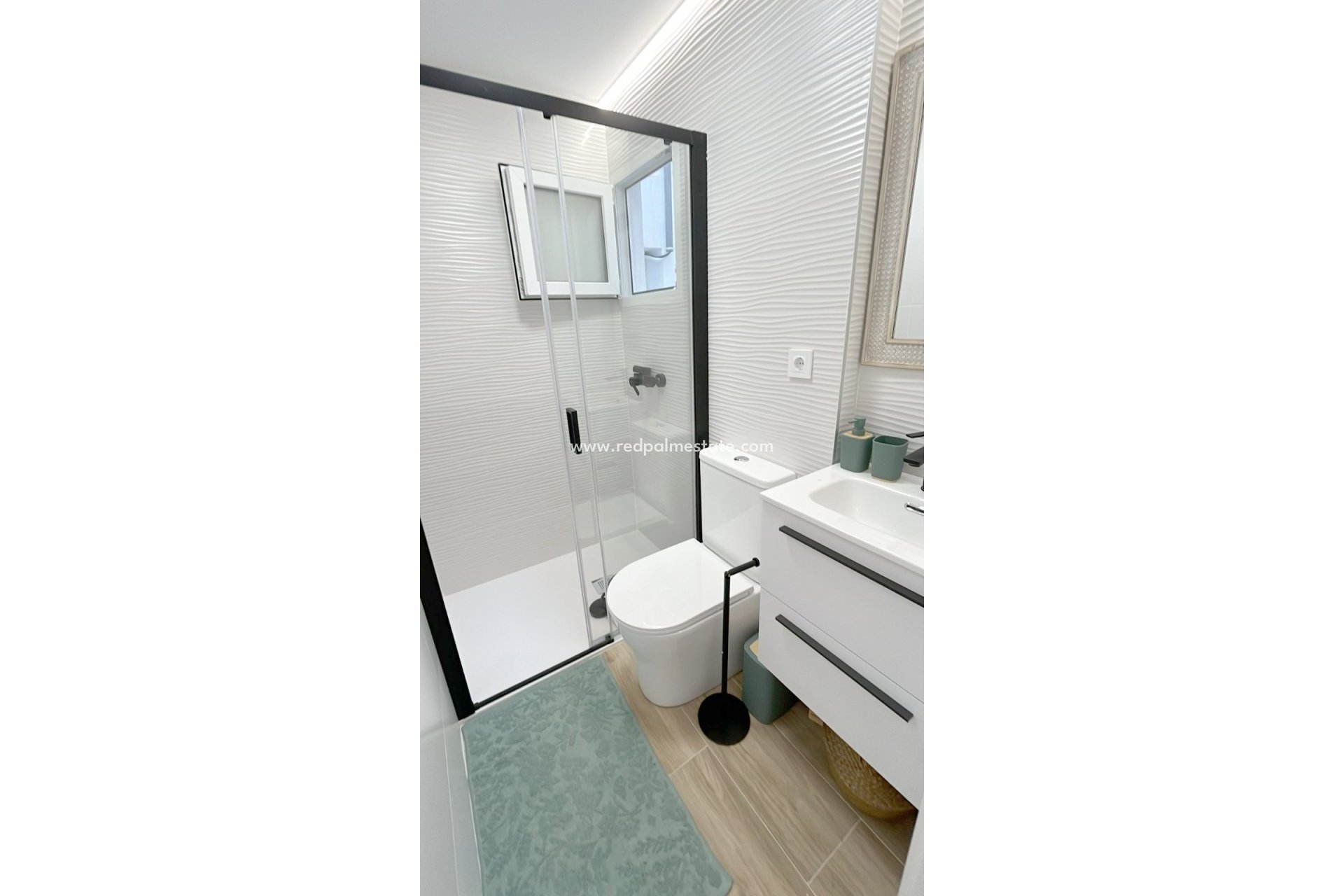 Resale - Apartments -
Torrevieja - Punta prima