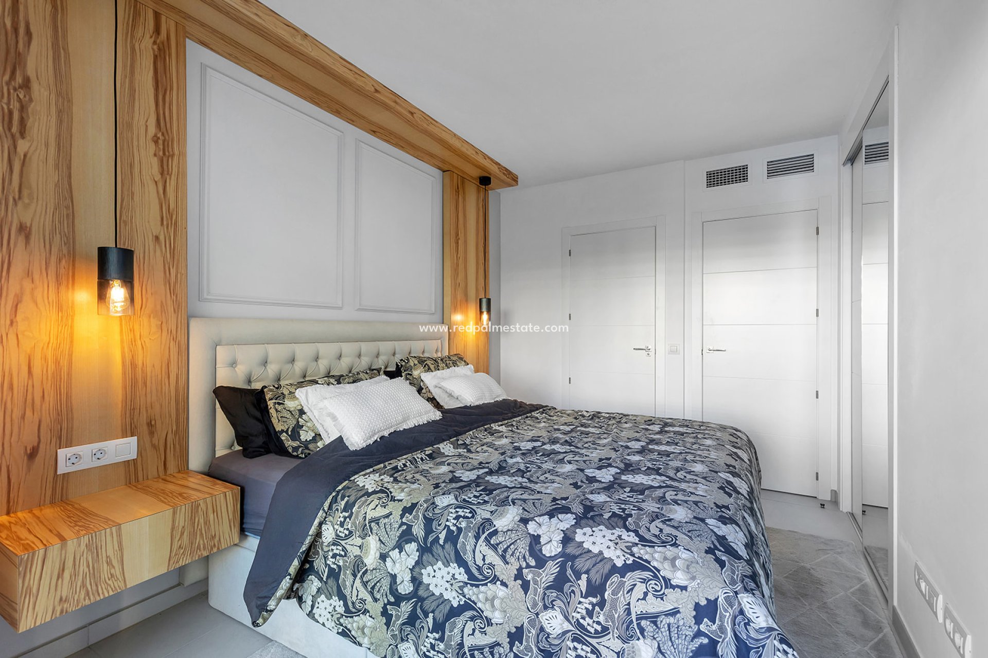 Resale - Apartments -
Torrevieja - Punta prima