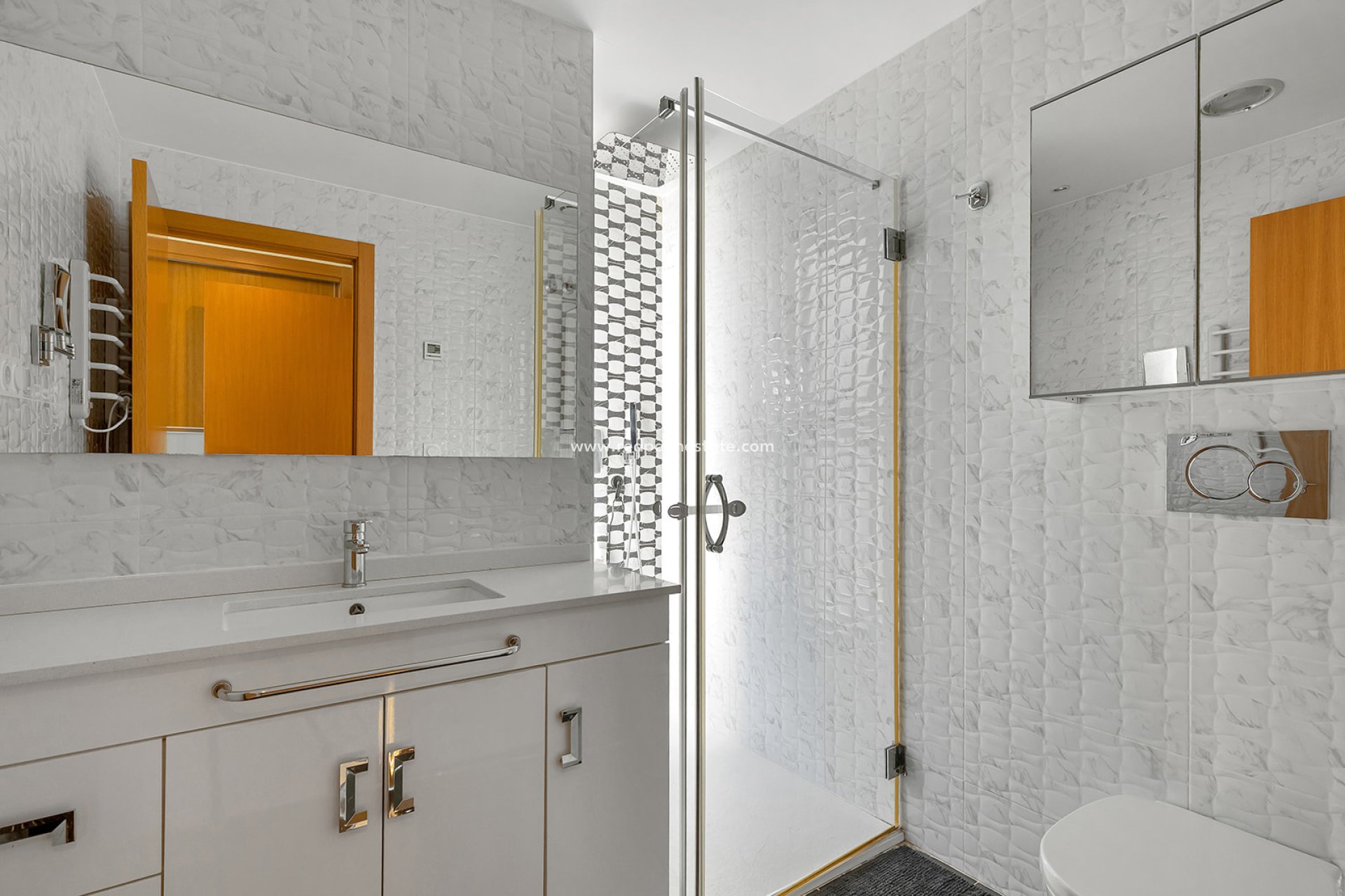 Resale - Apartments -
Torrevieja - Punta prima