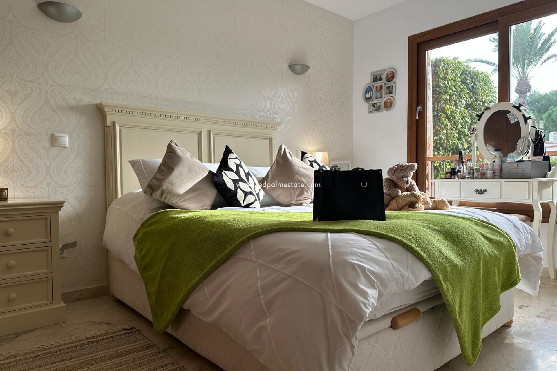 Resale - Apartments -
Torrevieja - Punta prima