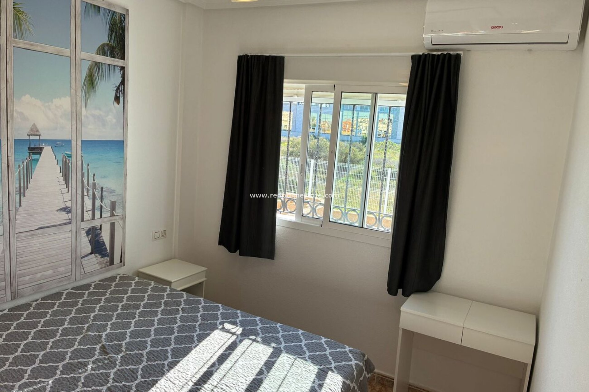 Resale - Apartments -
Torrevieja - Punta prima