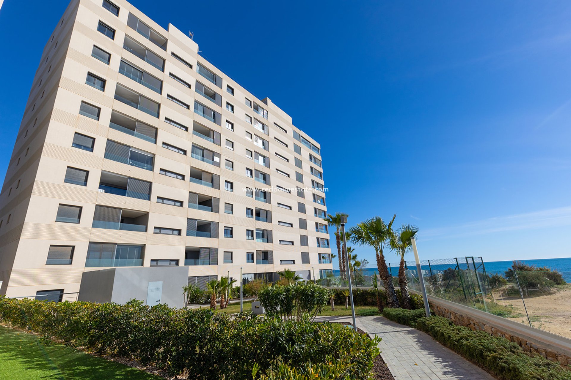Resale - Apartments -
Torrevieja - Punta prima