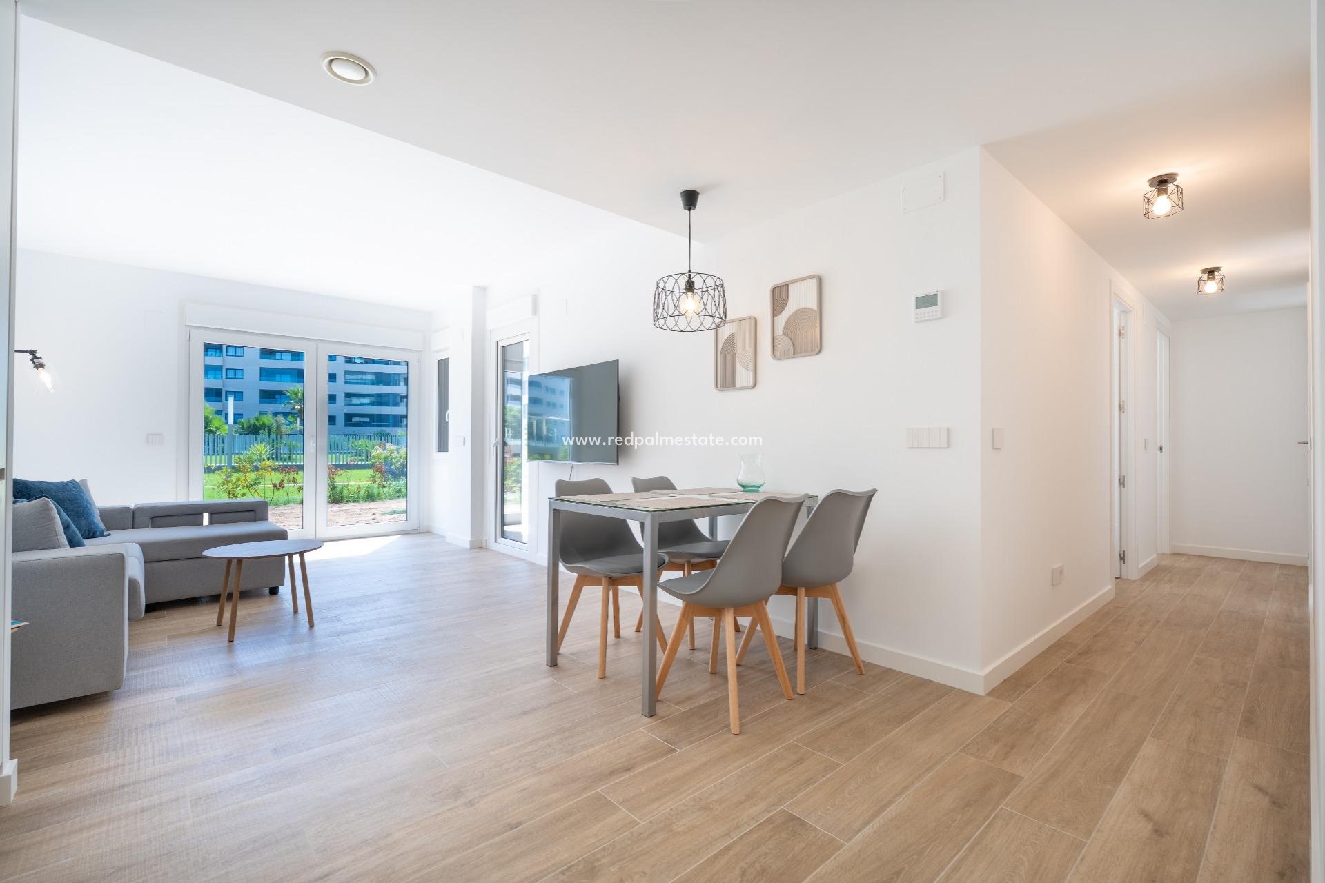 Resale - Apartments -
Torrevieja - Punta prima