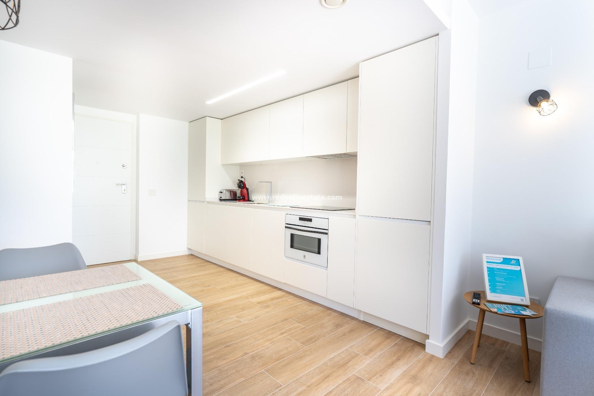 Resale - Apartments -
Torrevieja - Punta prima