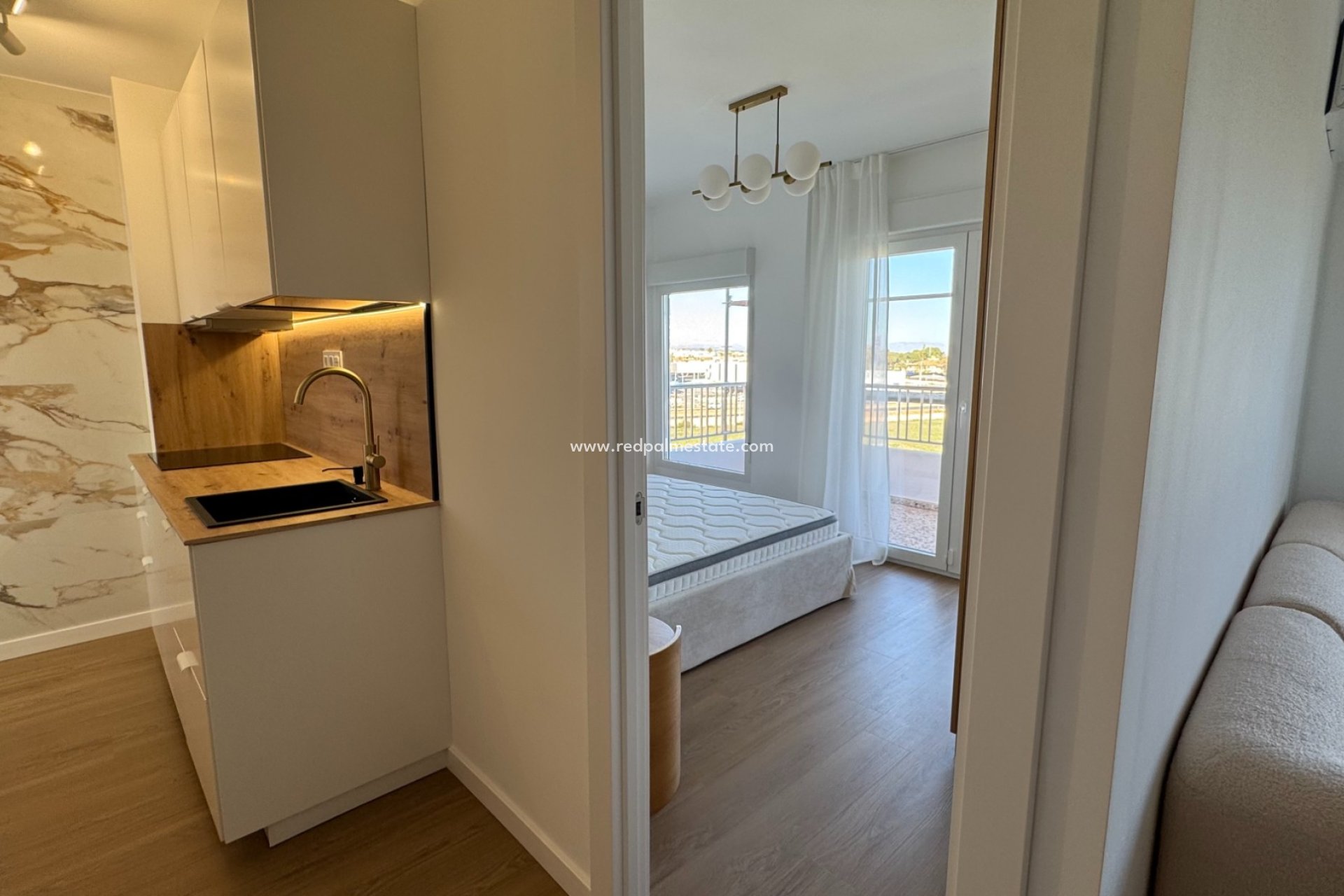 Resale - Apartments -
Torrevieja - Punta prima