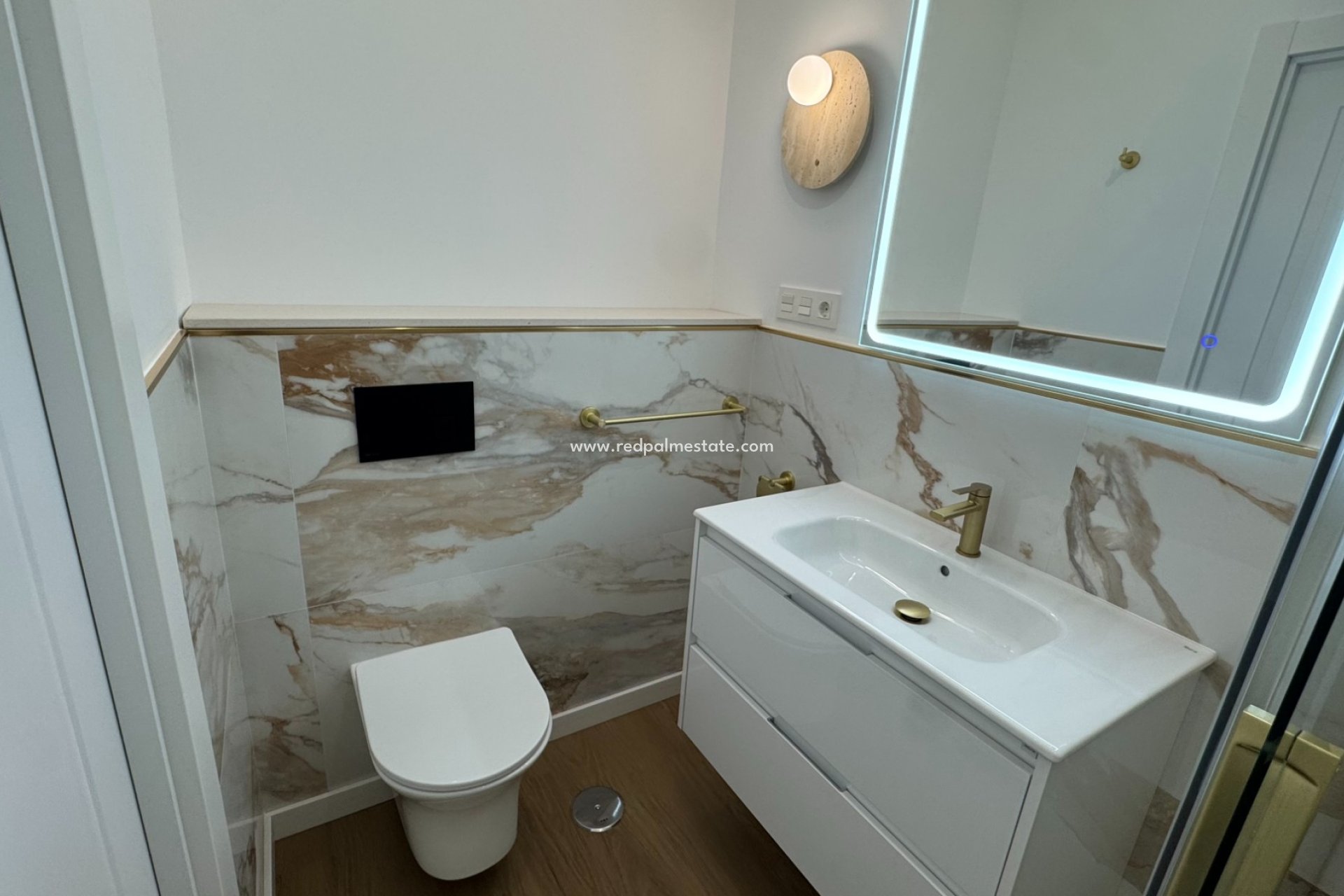 Resale - Apartments -
Torrevieja - Punta prima