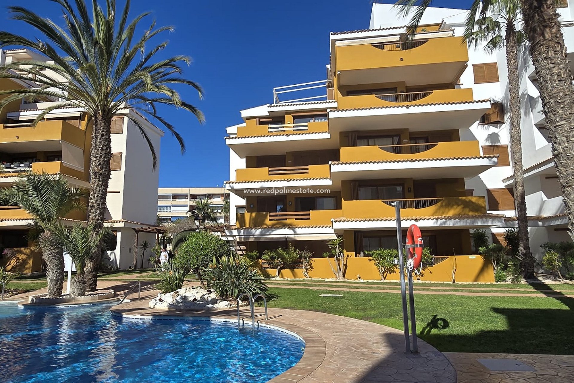 Resale - Apartments -
Torrevieja - Punta prima