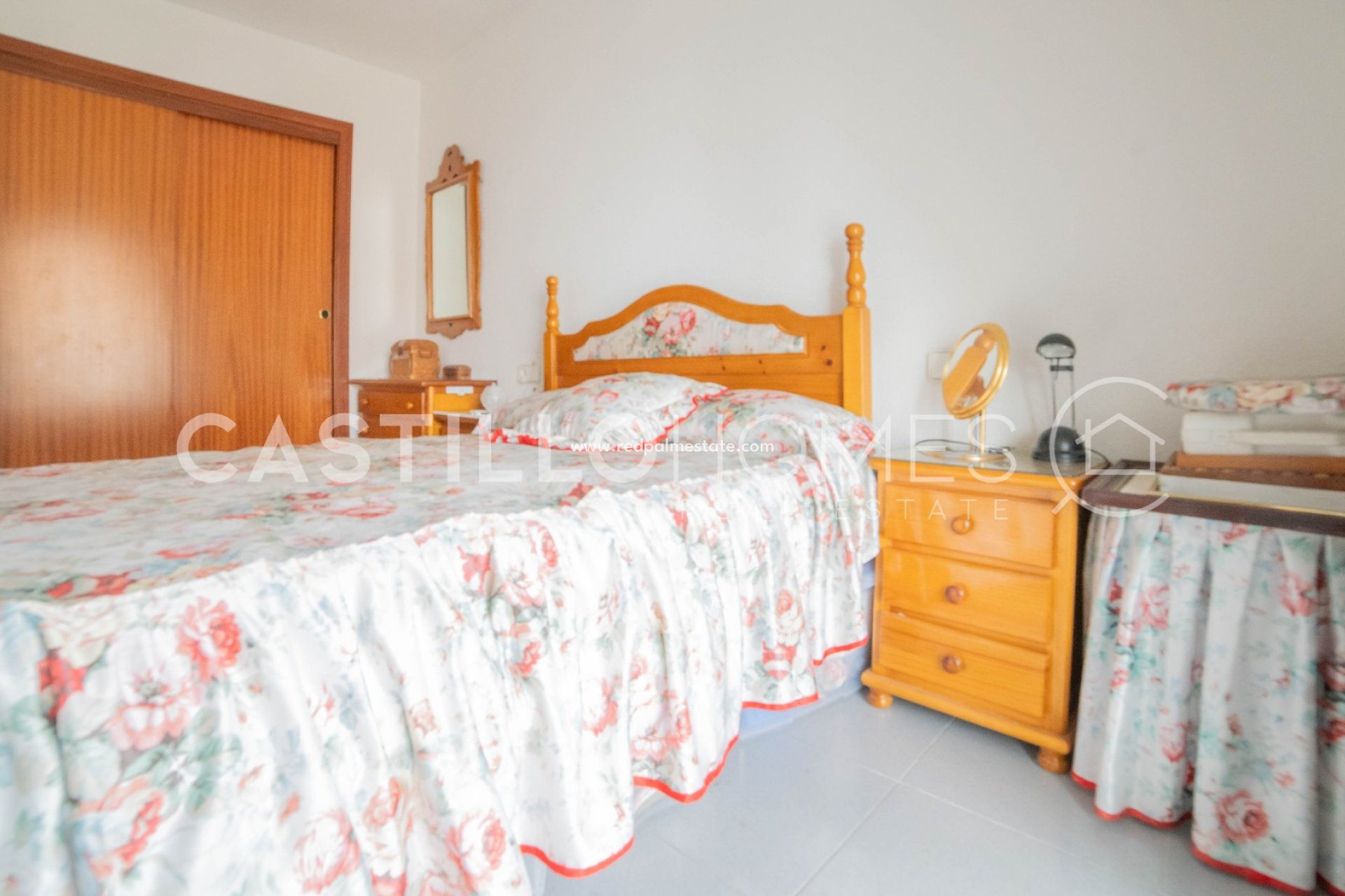 Resale - Apartments -
Torrevieja - Punta prima