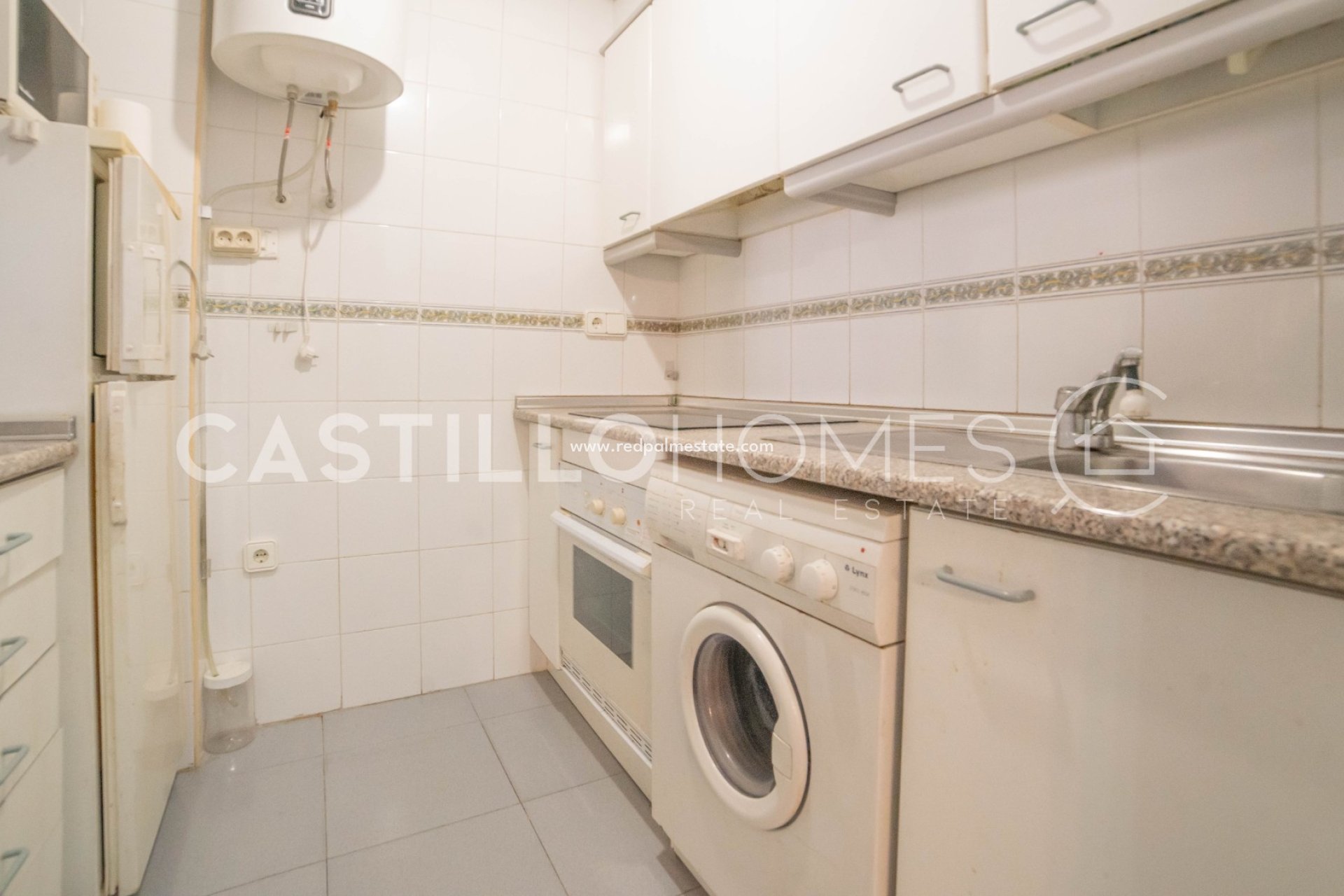 Resale - Apartments -
Torrevieja - Punta prima