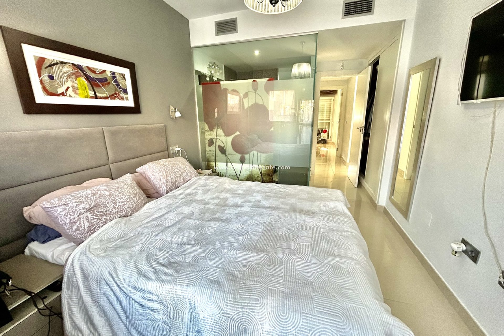 Resale - Apartments -
Torrevieja - Punta prima