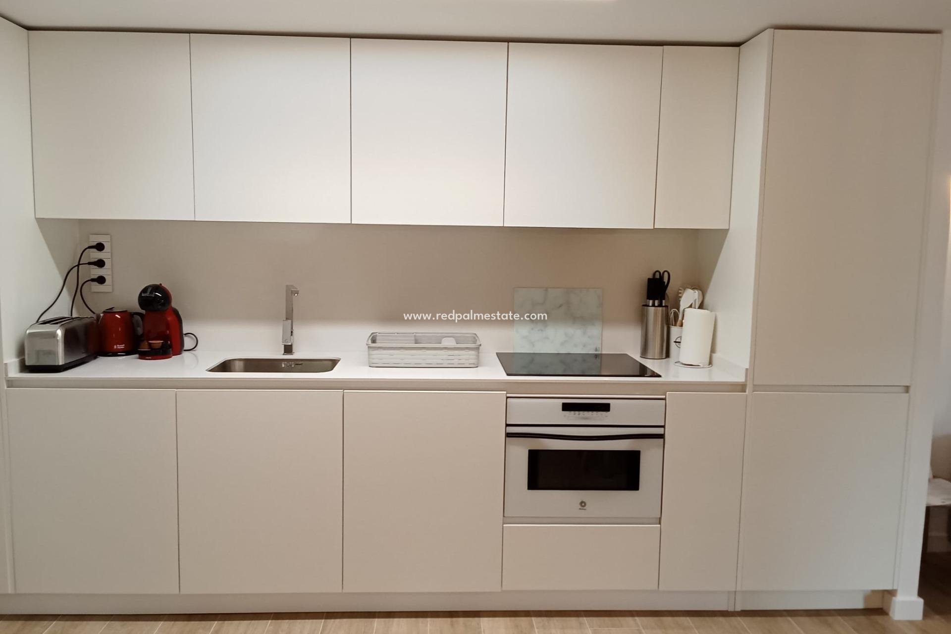 Resale - Apartments -
Torrevieja - Punta prima