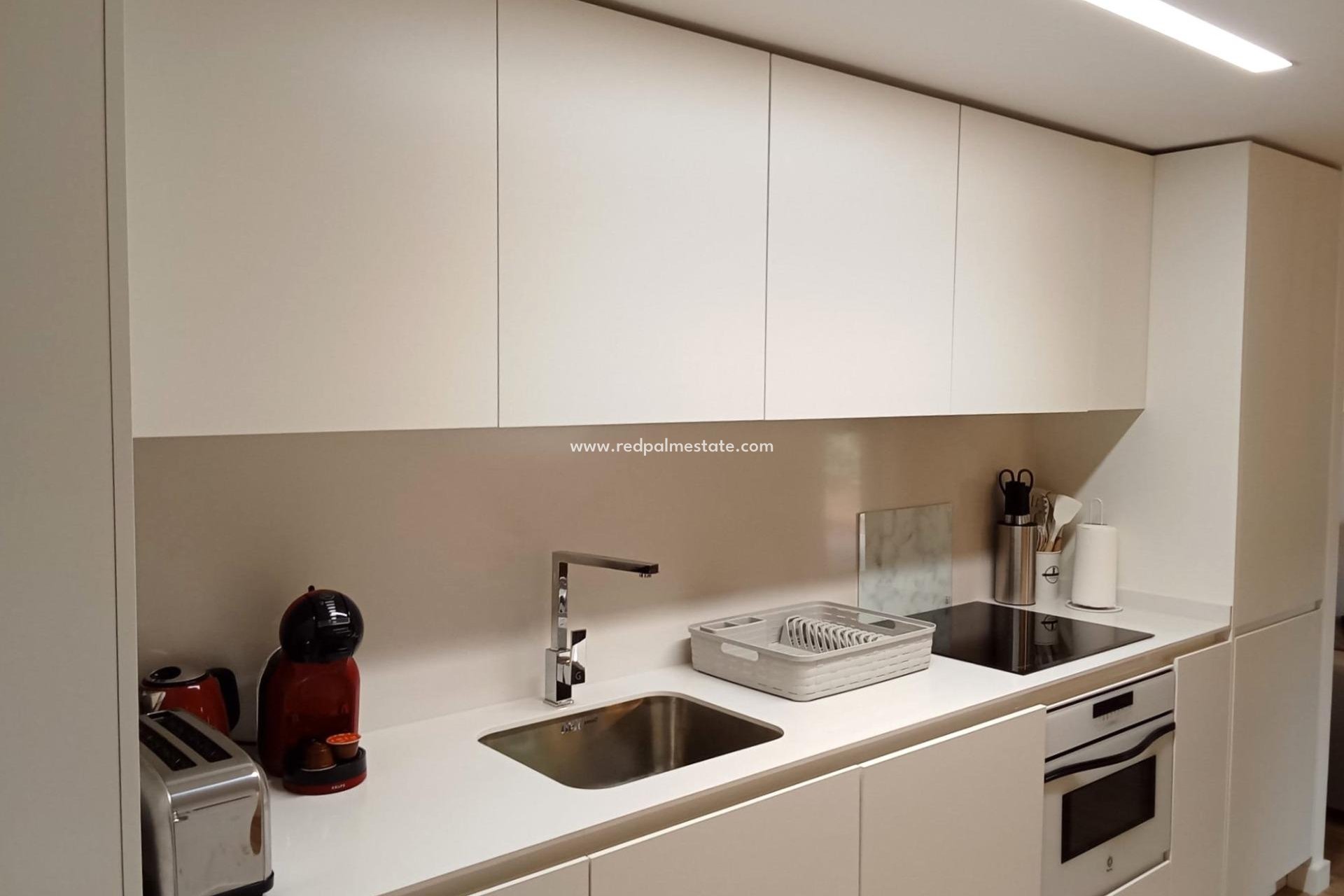 Resale - Apartments -
Torrevieja - Punta prima