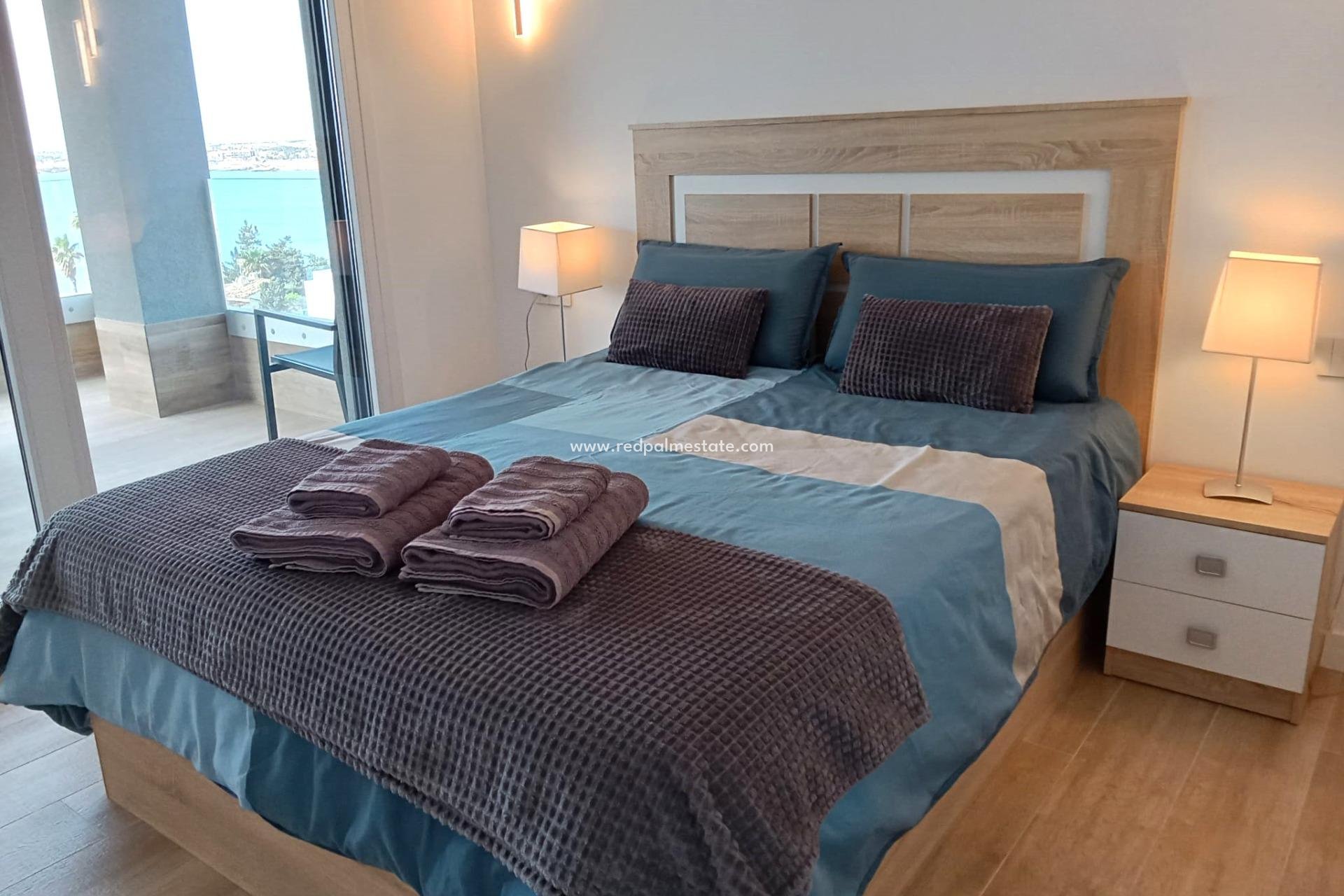 Resale - Apartments -
Torrevieja - Punta prima