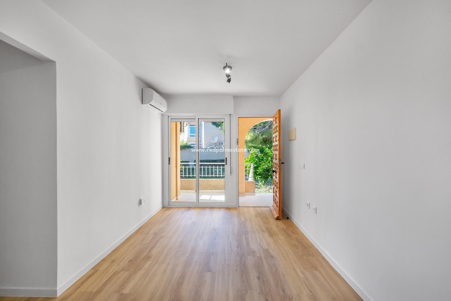 Resale - Apartments -
Torrevieja - Torreblanca