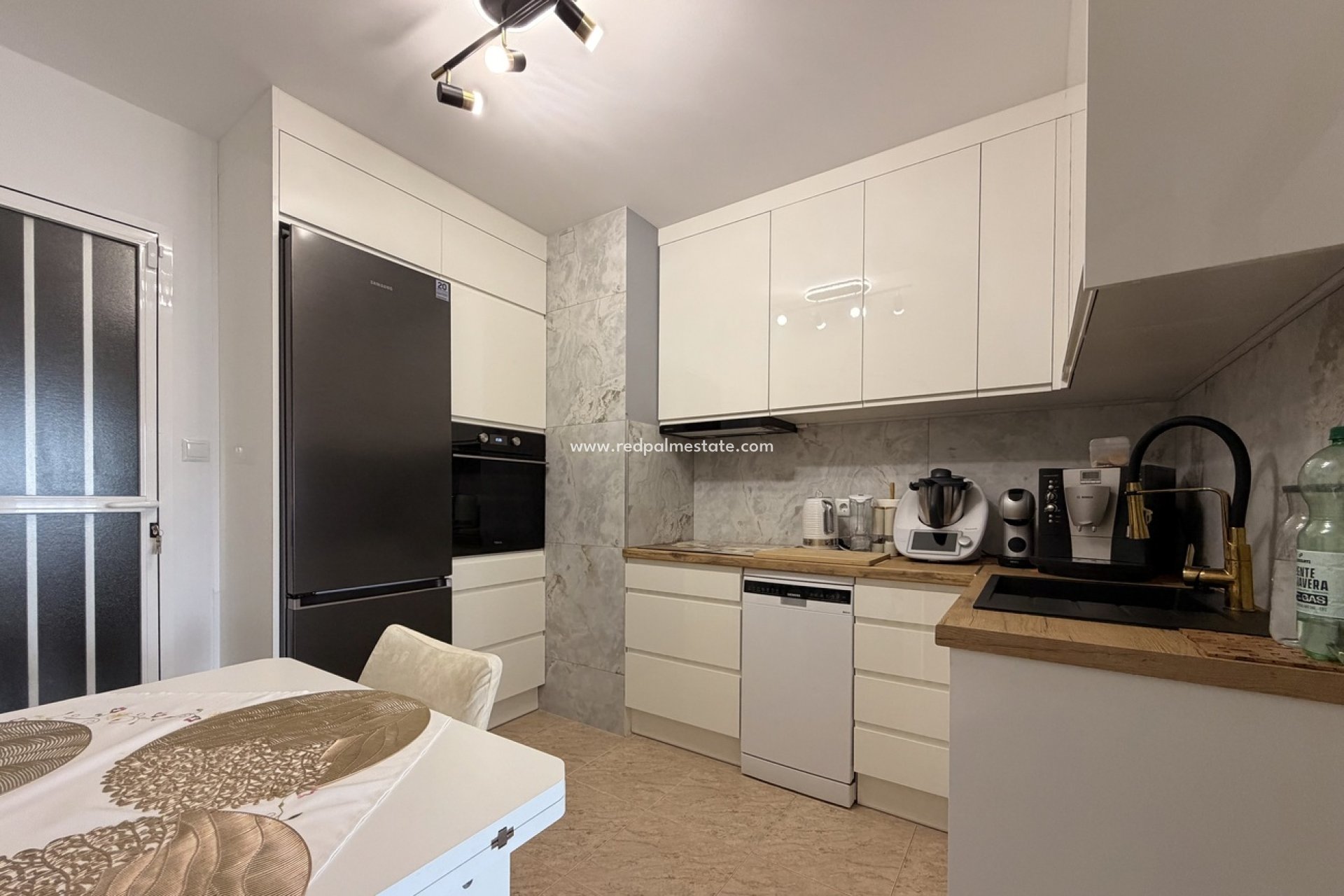 Resale - Apartments -
Torrevieja - Urb. Calas Blancas III