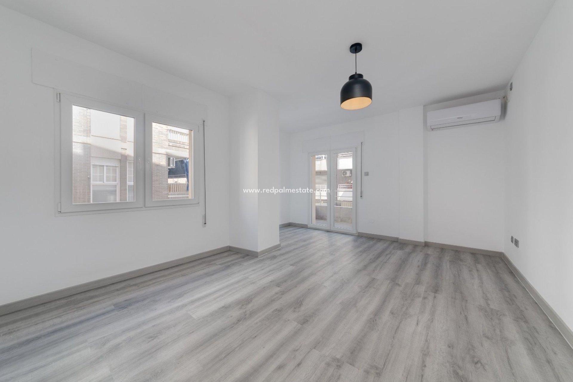 Resale - Apartments -
Torrevieja