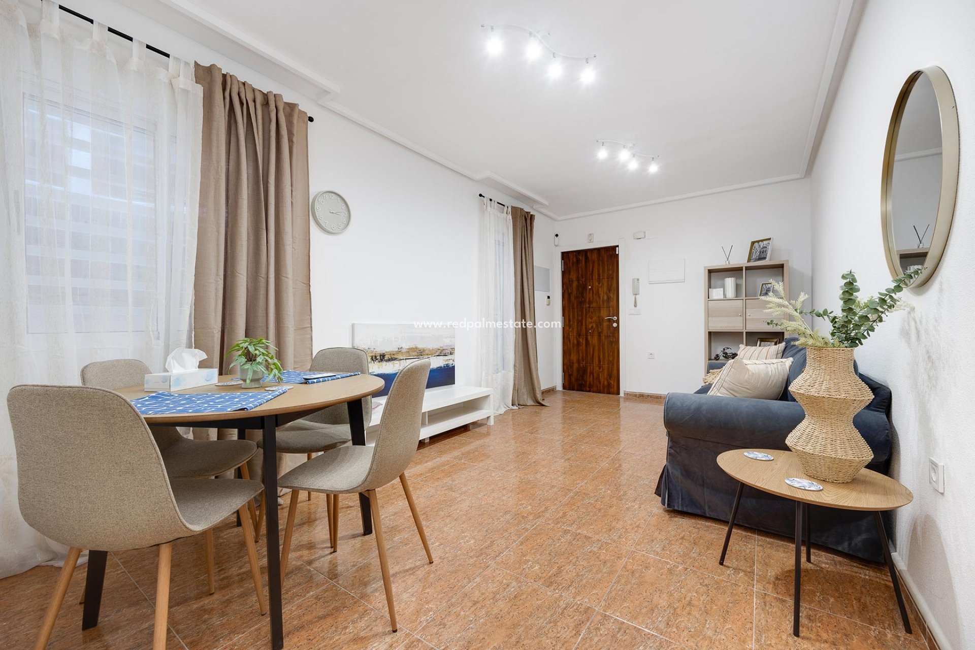 Resale - Apartments -
Torrevieja