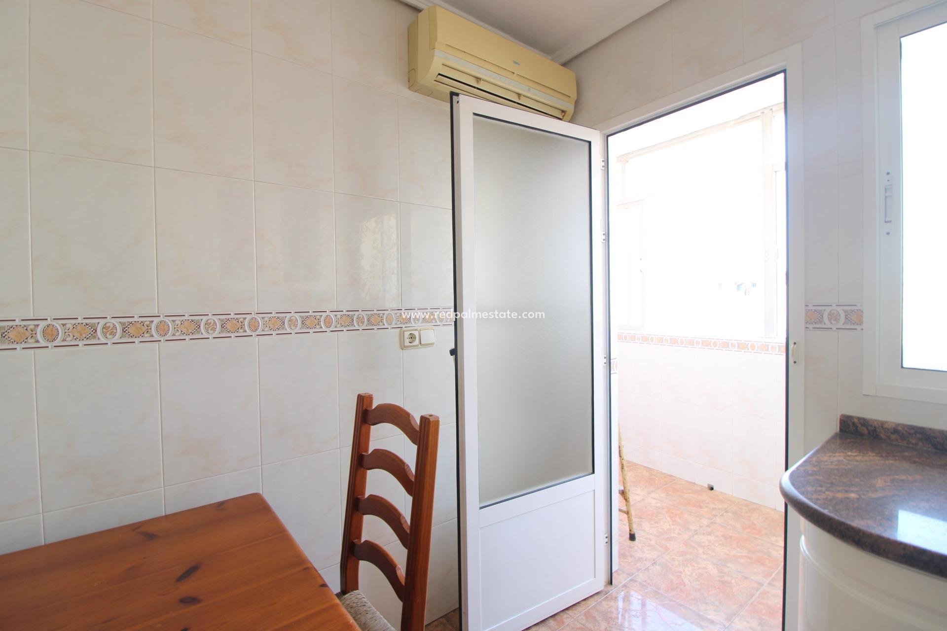 Resale - Apartments -
Torrevieja