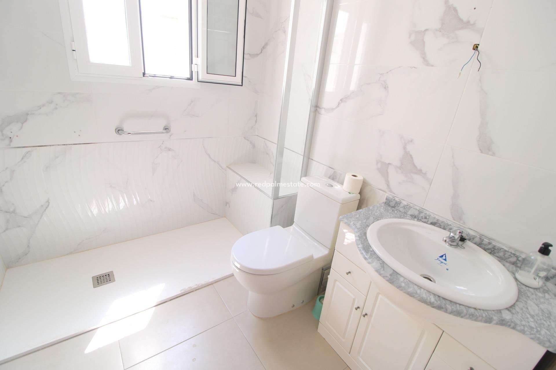 Resale - Apartments -
Torrevieja