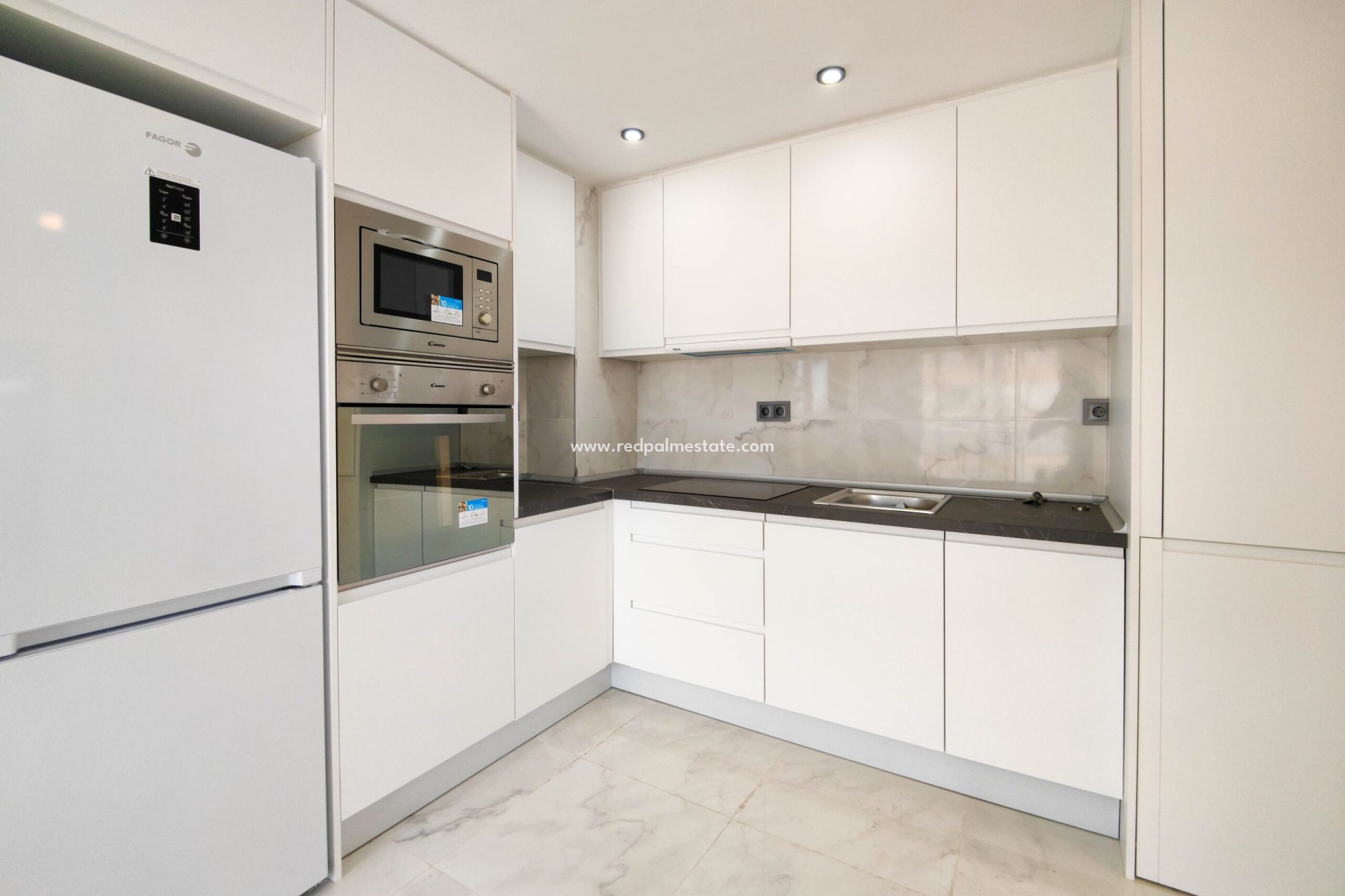 Resale - Apartments -
Torrevieja