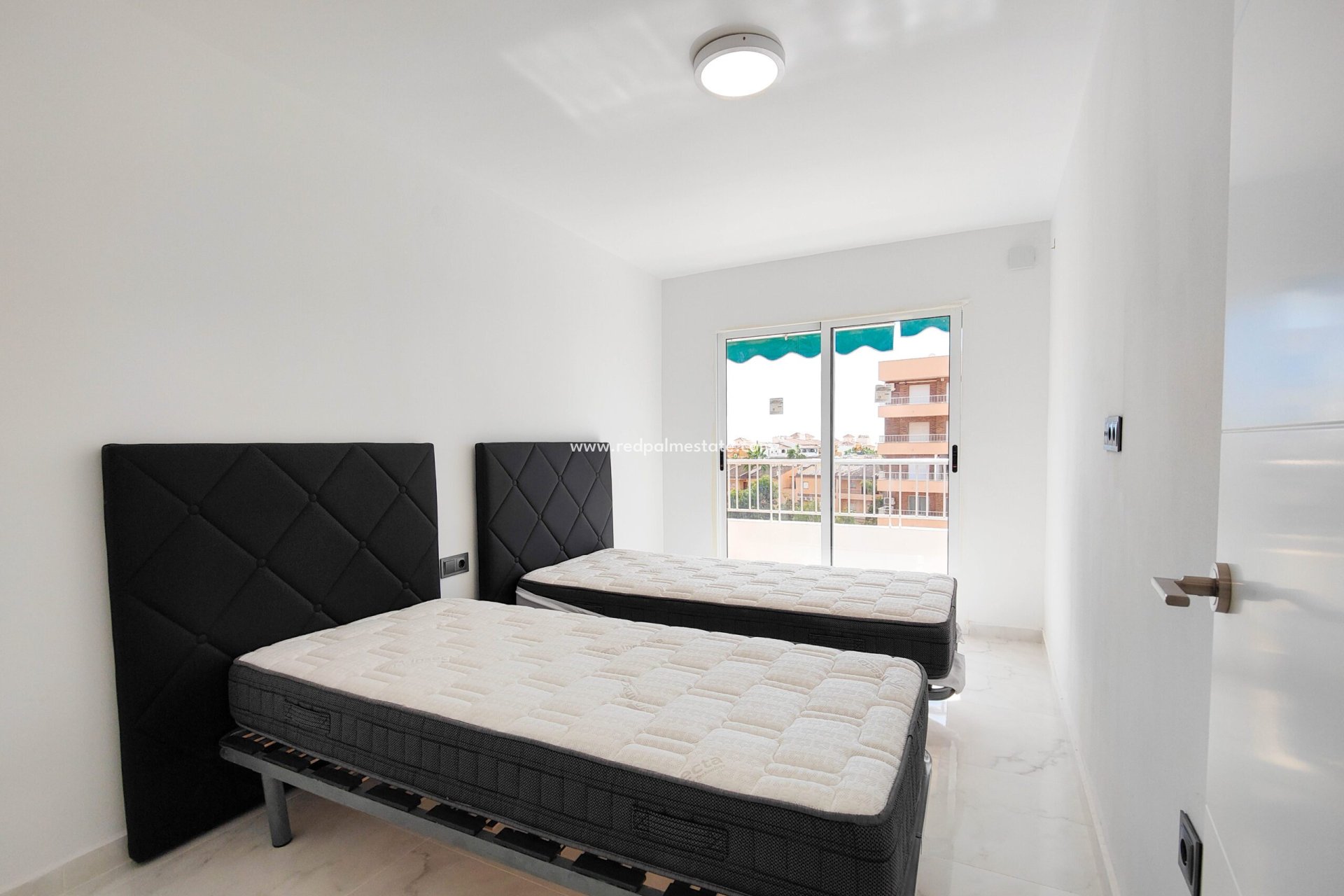 Resale - Apartments -
Torrevieja