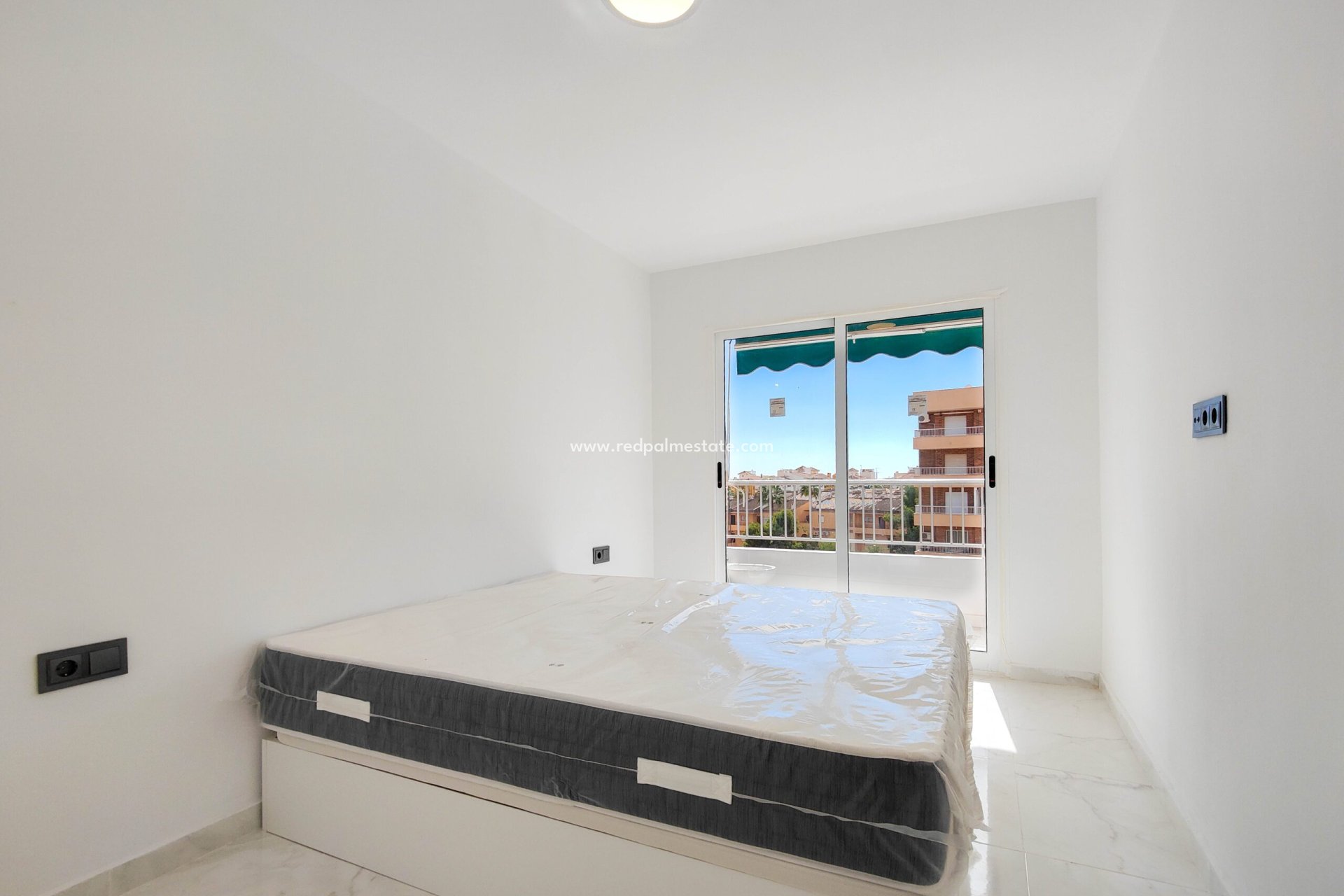 Resale - Apartments -
Torrevieja
