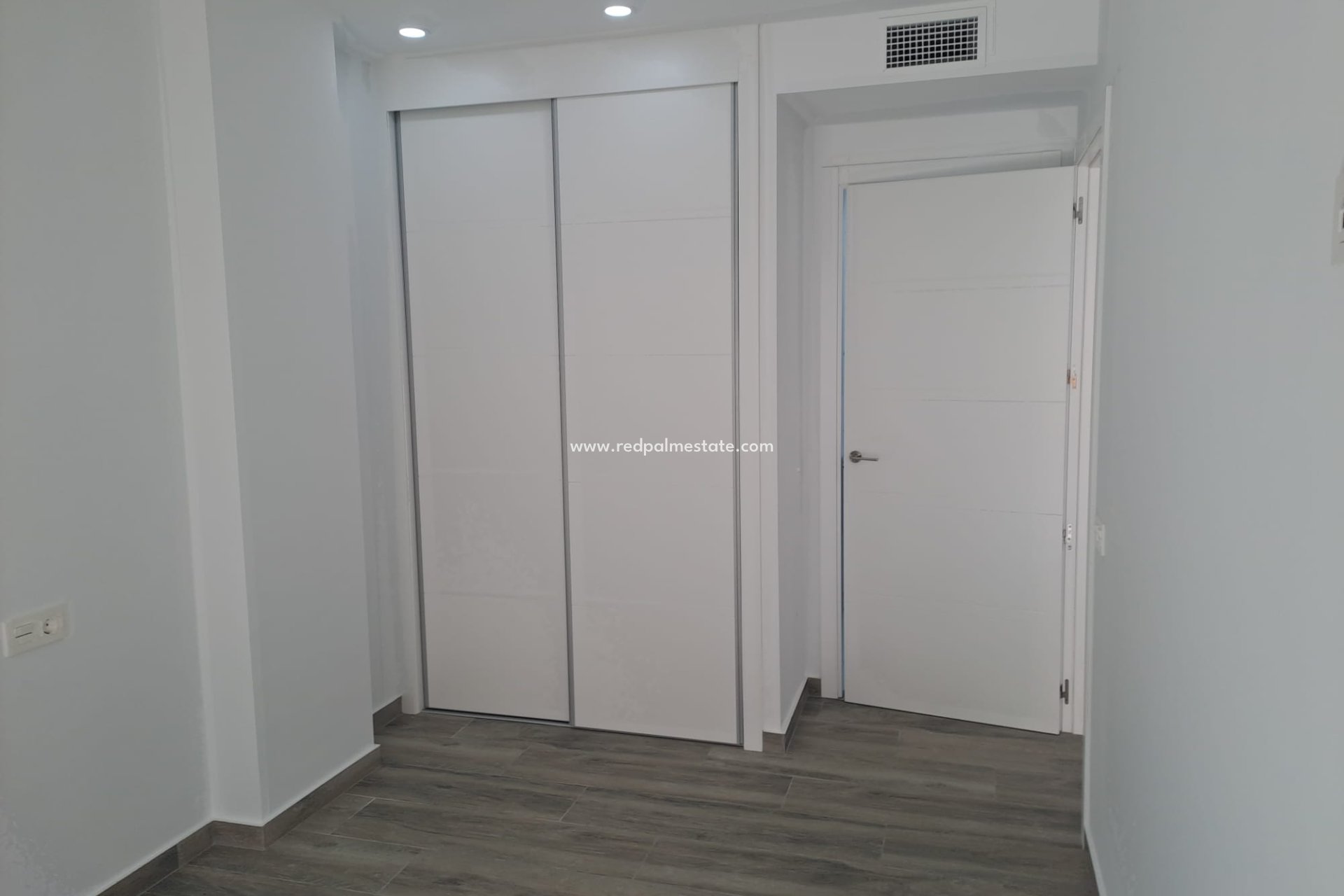 Resale - Apartments -
Torrevieja