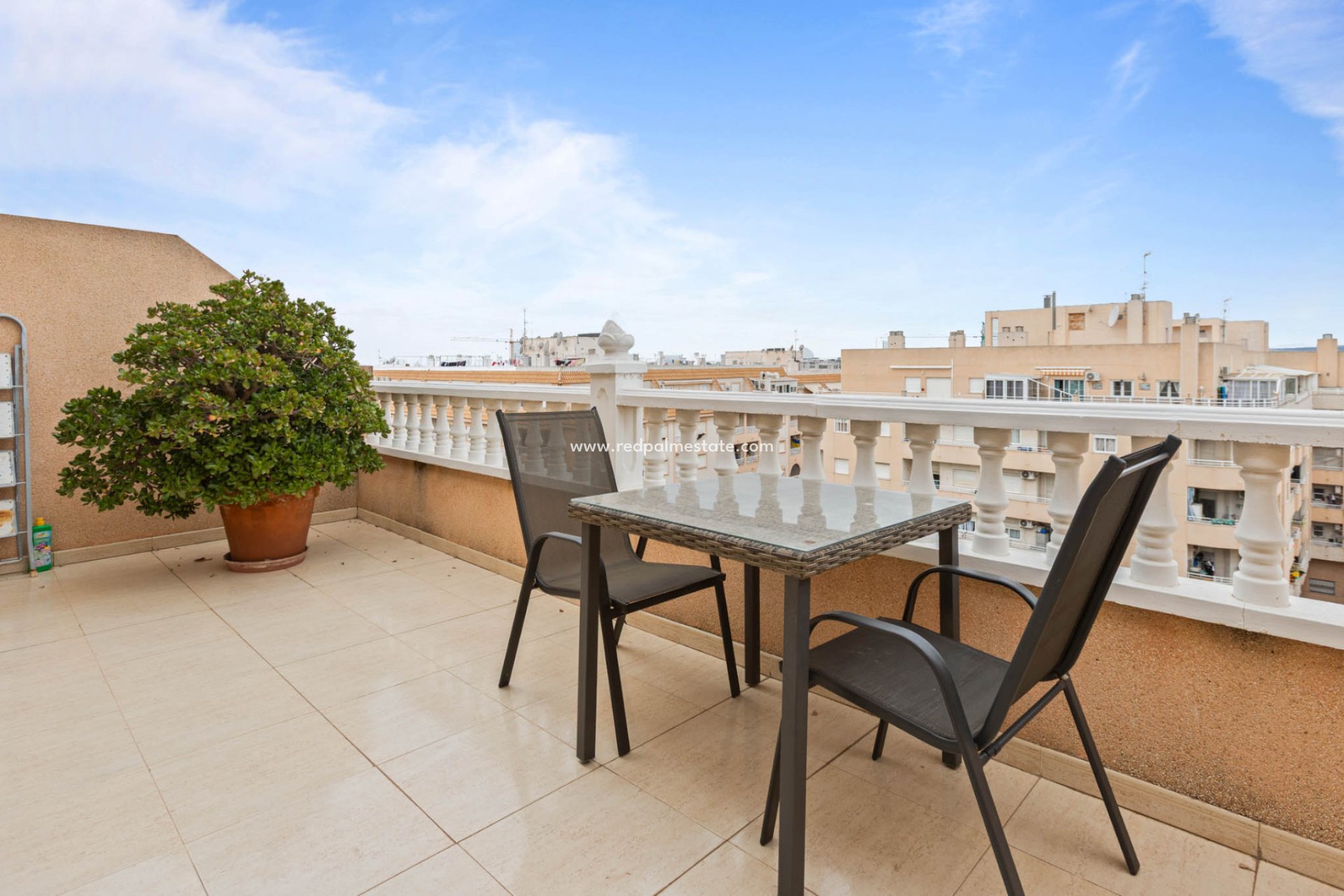 Resale - Apartments -
Torrevieja