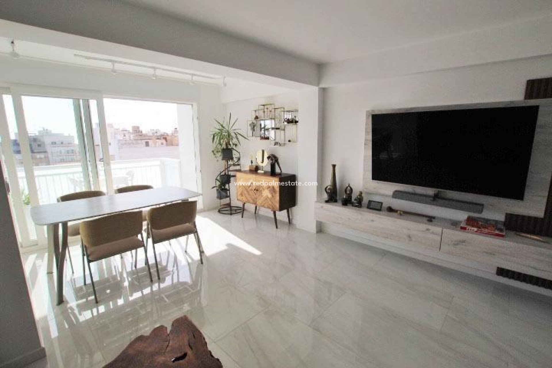 Resale - Apartments -
Torrevieja