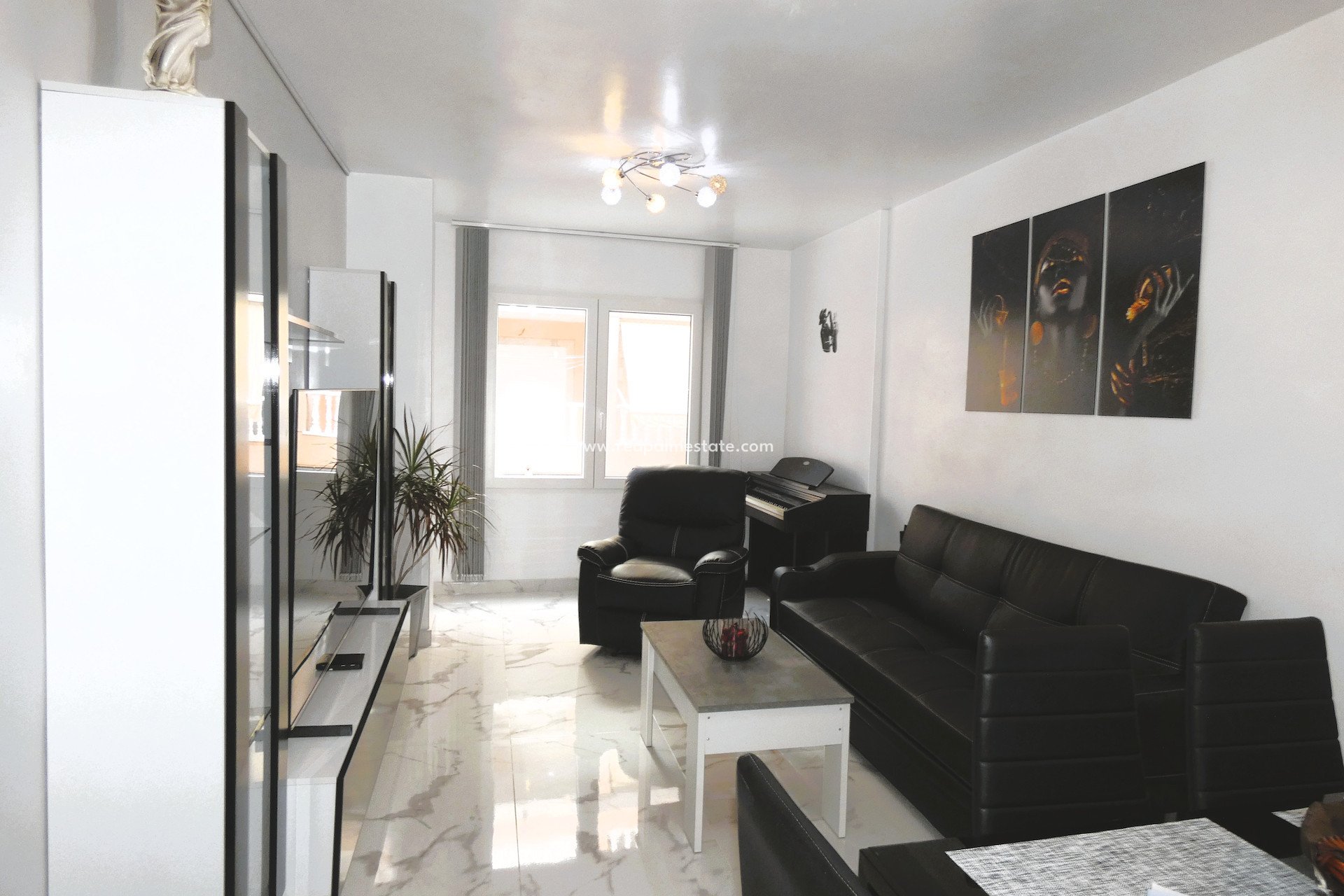 Resale - Apartments -
Torrevieja