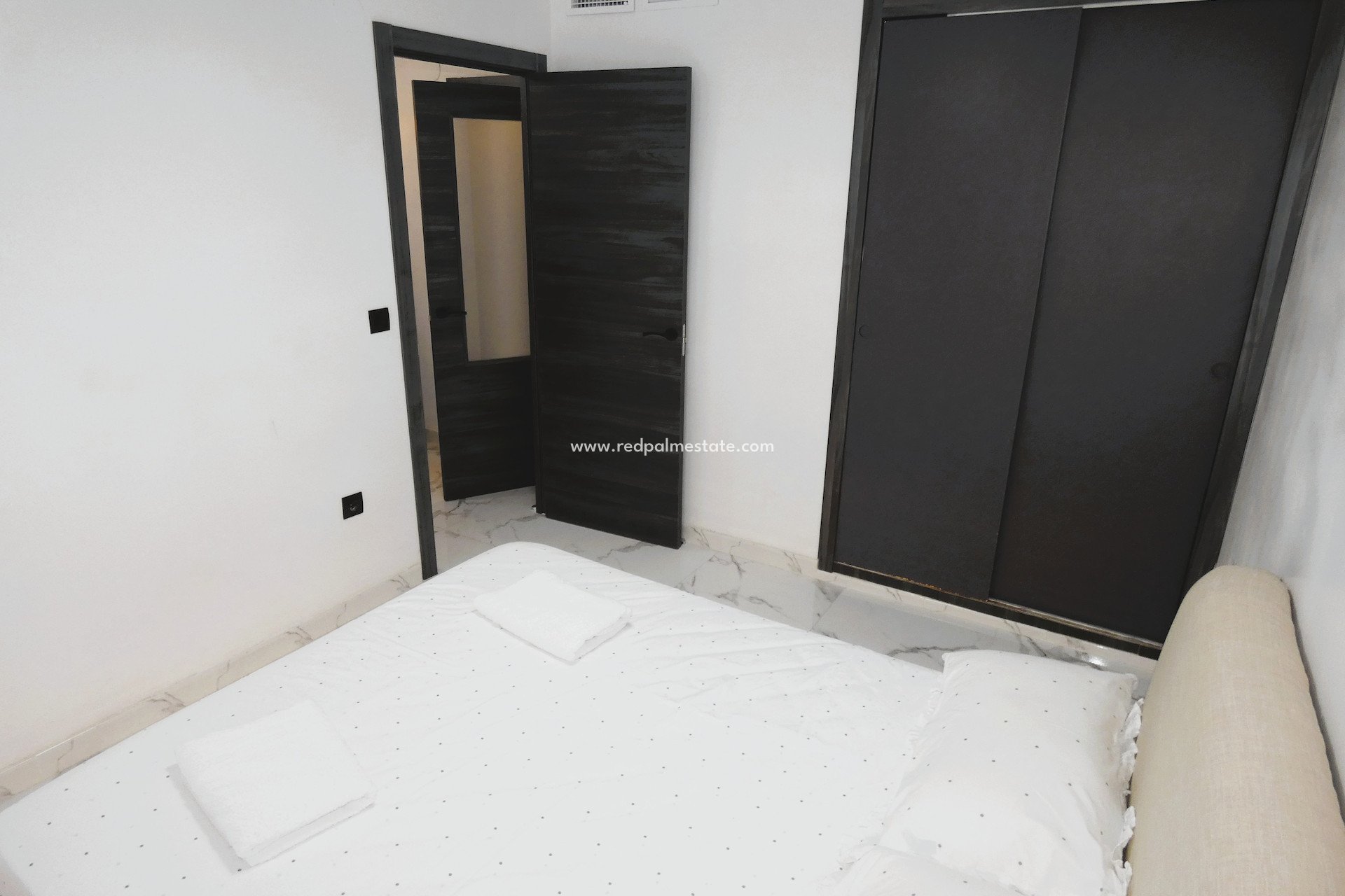 Resale - Apartments -
Torrevieja