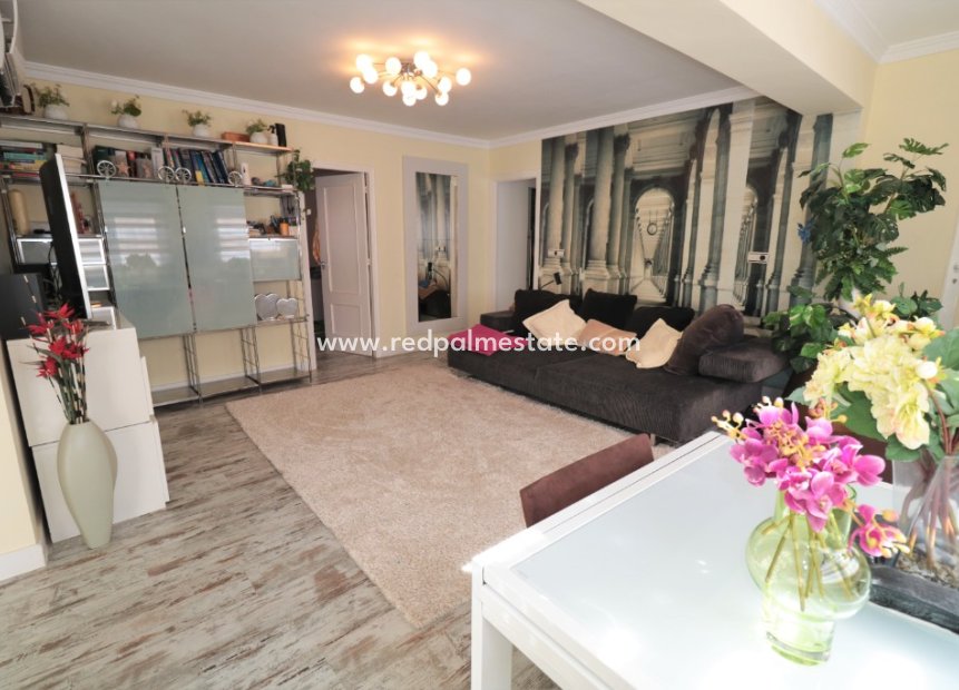 Resale - Apartments -
Torrevieja