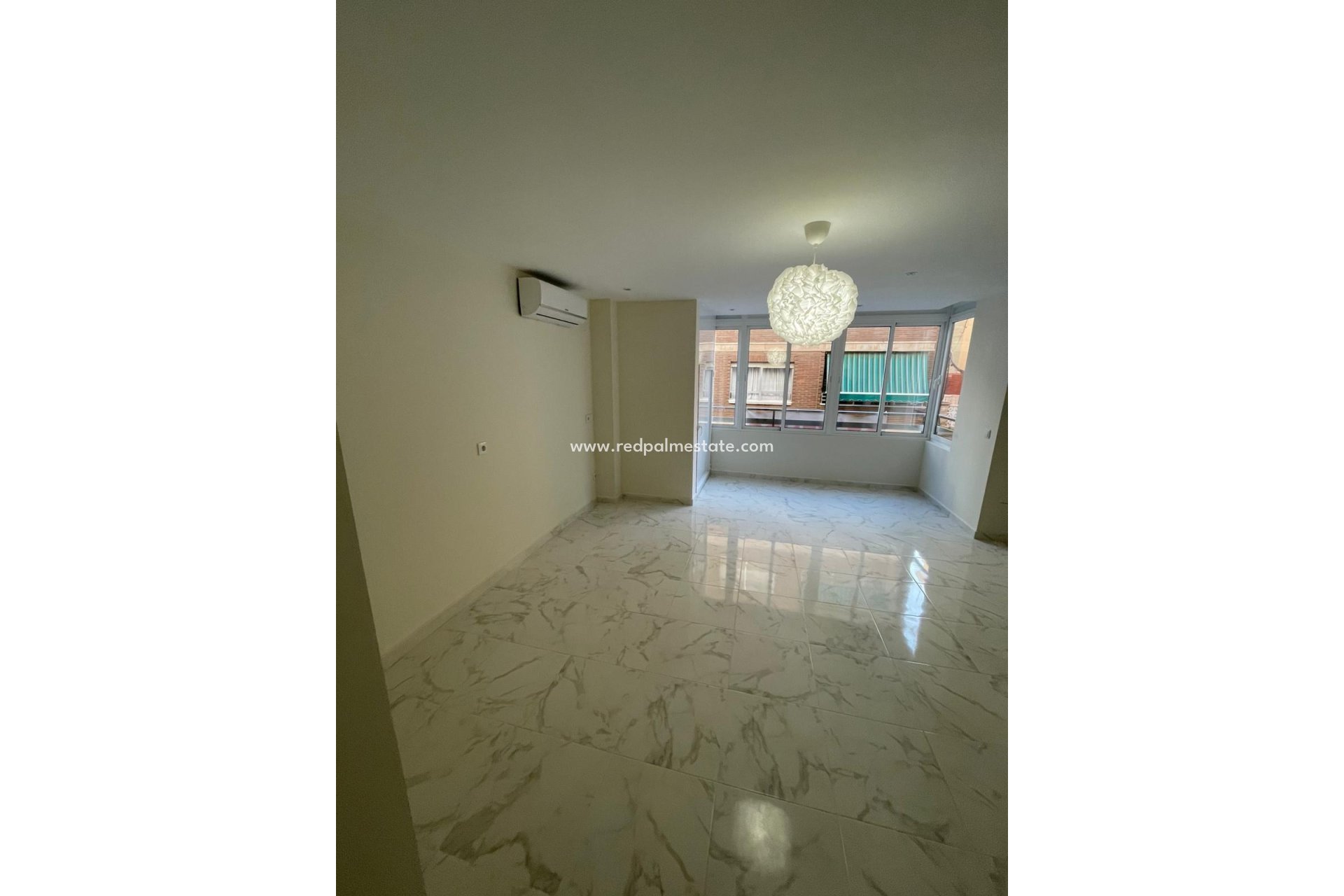 Resale - Apartments -
Torrevieja