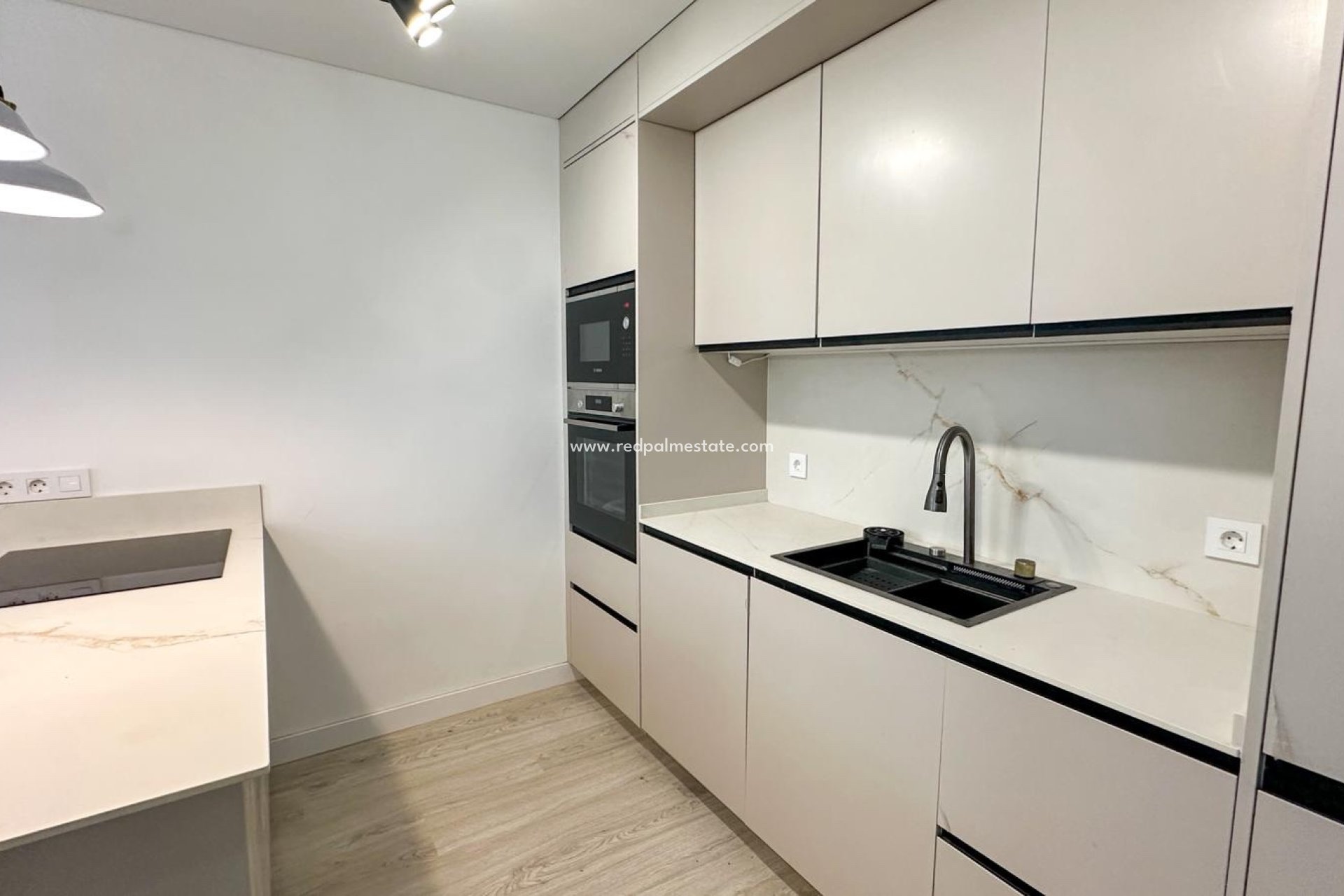 Resale - Apartments -
Torrevieja